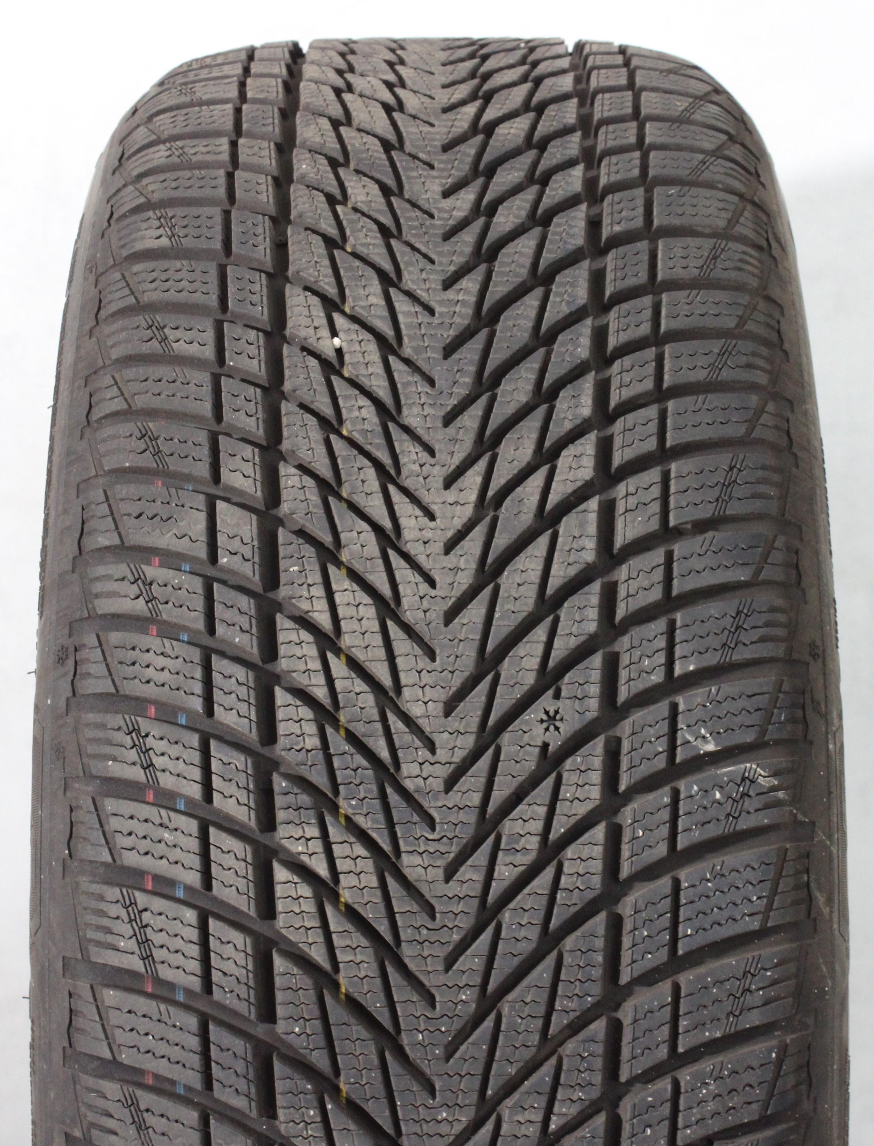 1 x 245/40R19 98V Winterreifen Goodyear Ultra Grip Performance 3 7mm 2025 XL