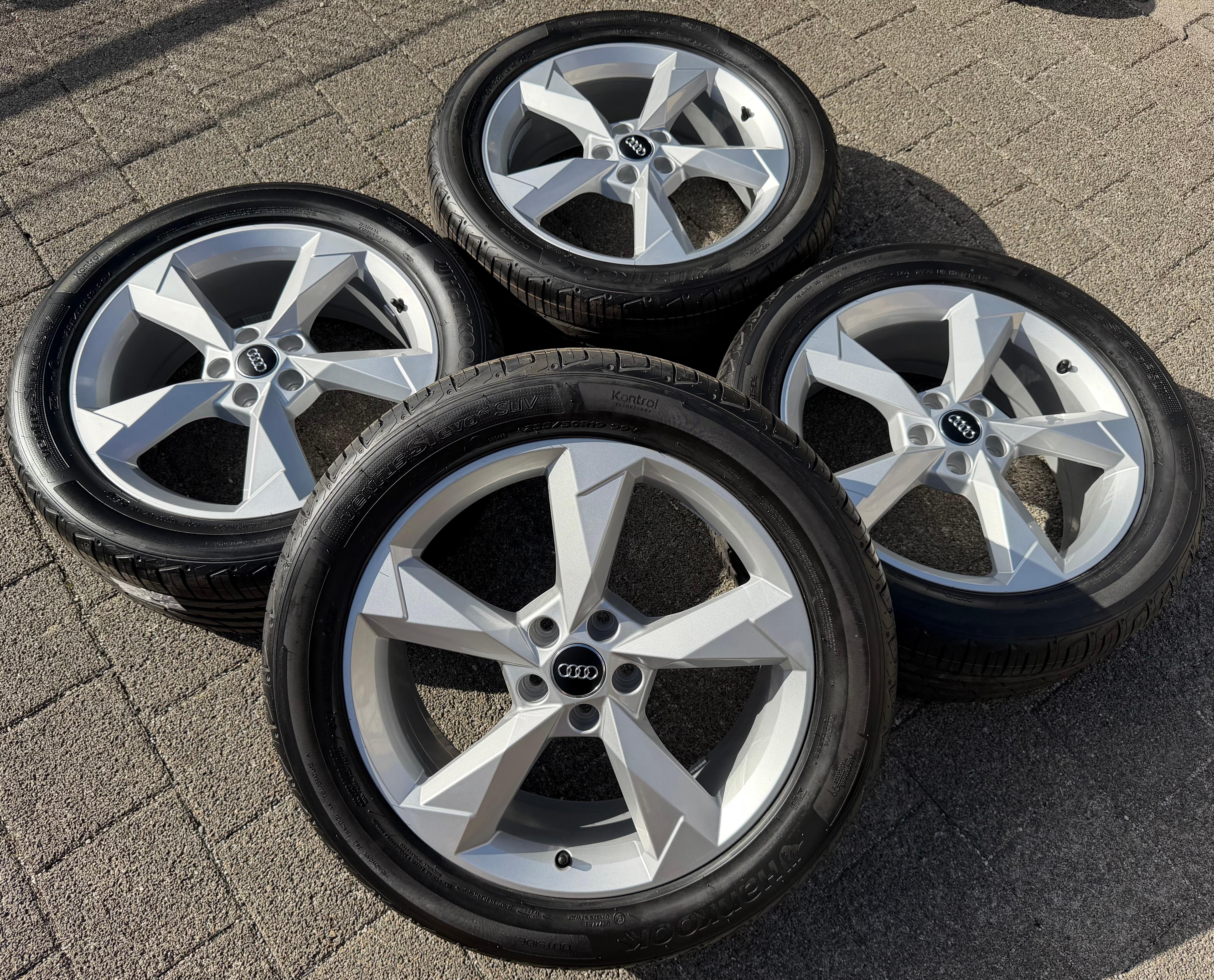 4 Original 19" Alu Sommerräder Audi Q3 F3B 83A 83A601025N 235/50R19 99V Hankook