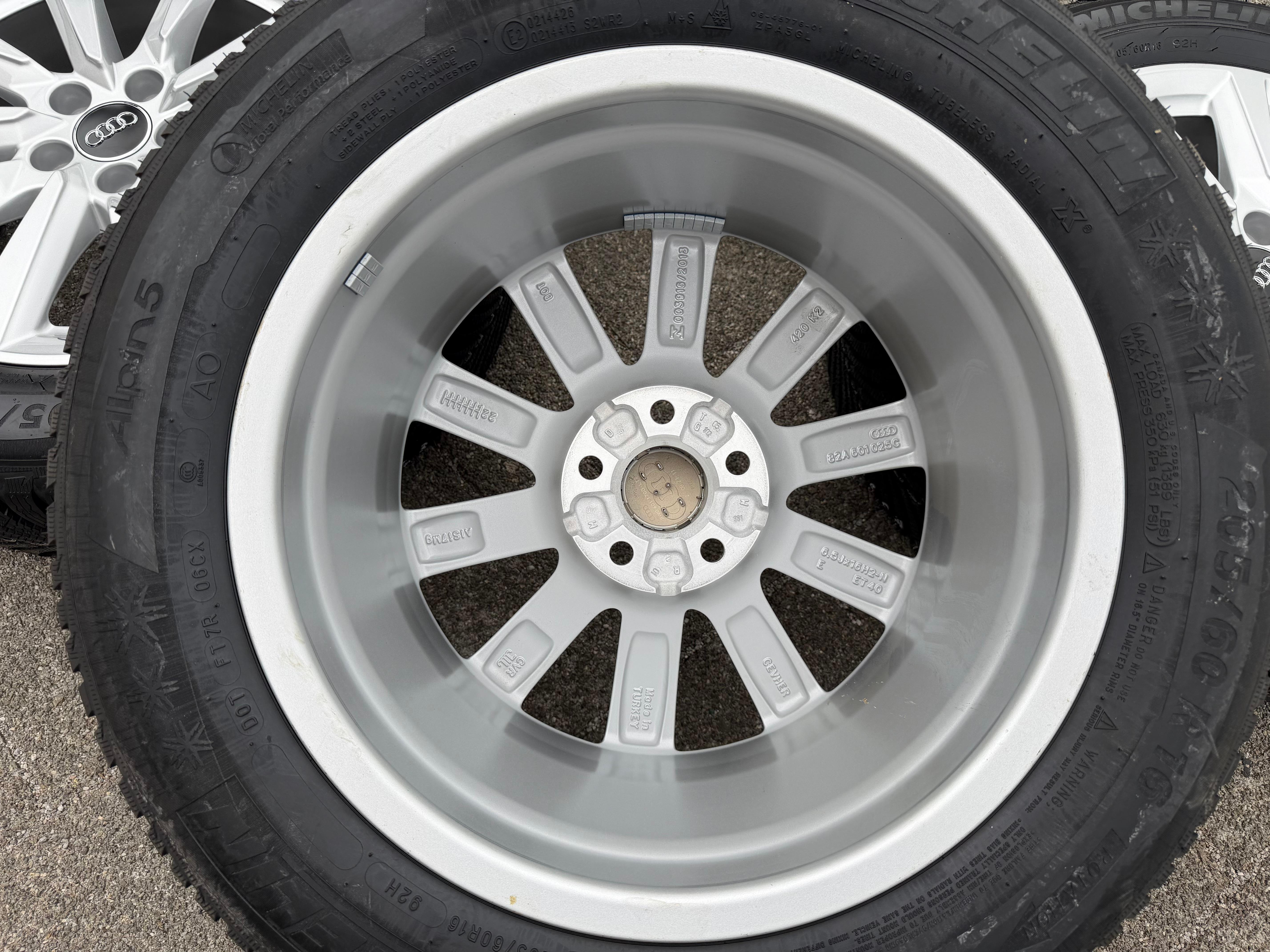 4 Original Alu Winterräder Audi A1 GB GBH 82A601025C 205/60R16 92H 2022 NEU