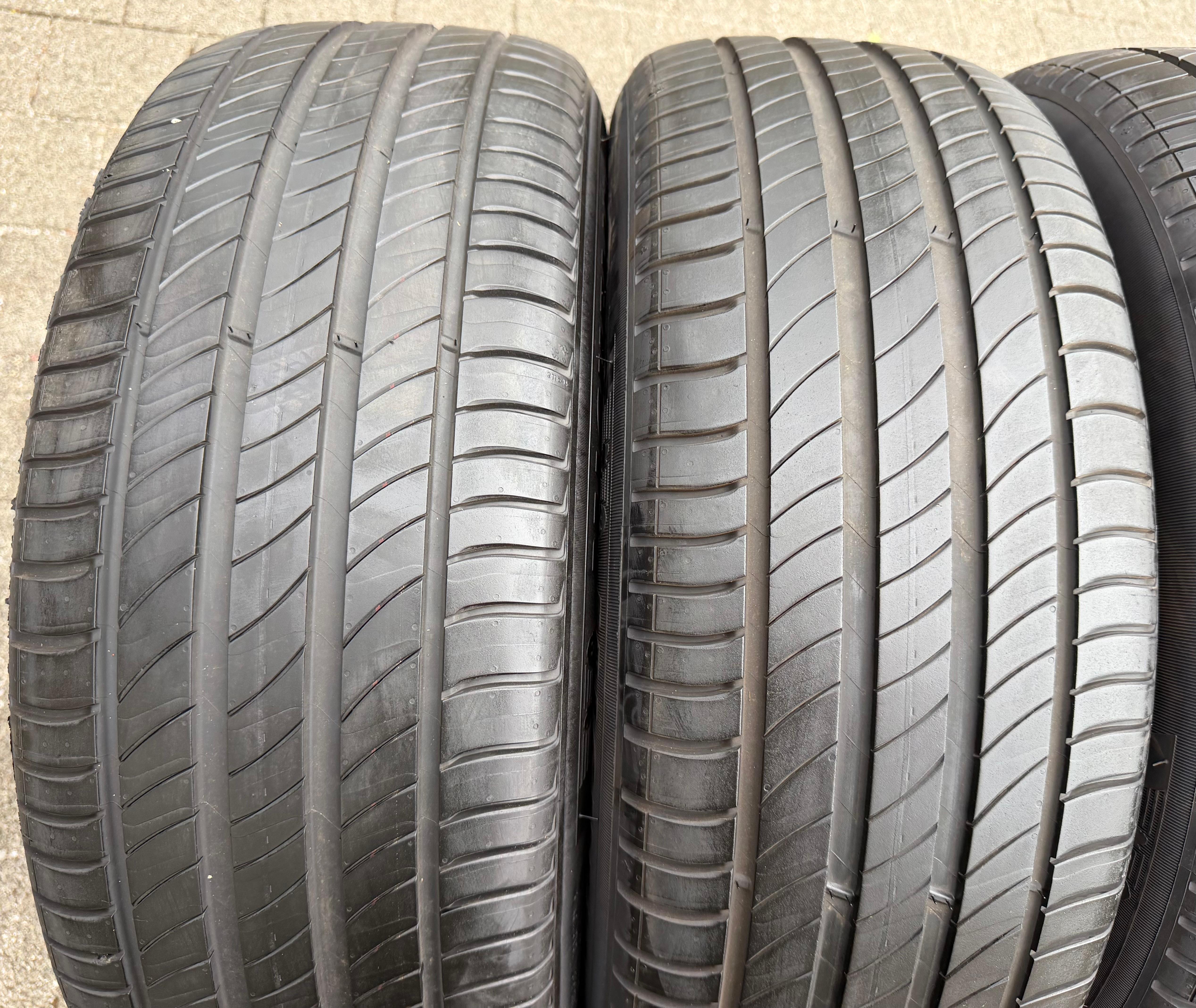 4 Original 18" Alu Sommerräder Audi Q3 F3 83A 83A601025H 235/55R18 100V Michelin