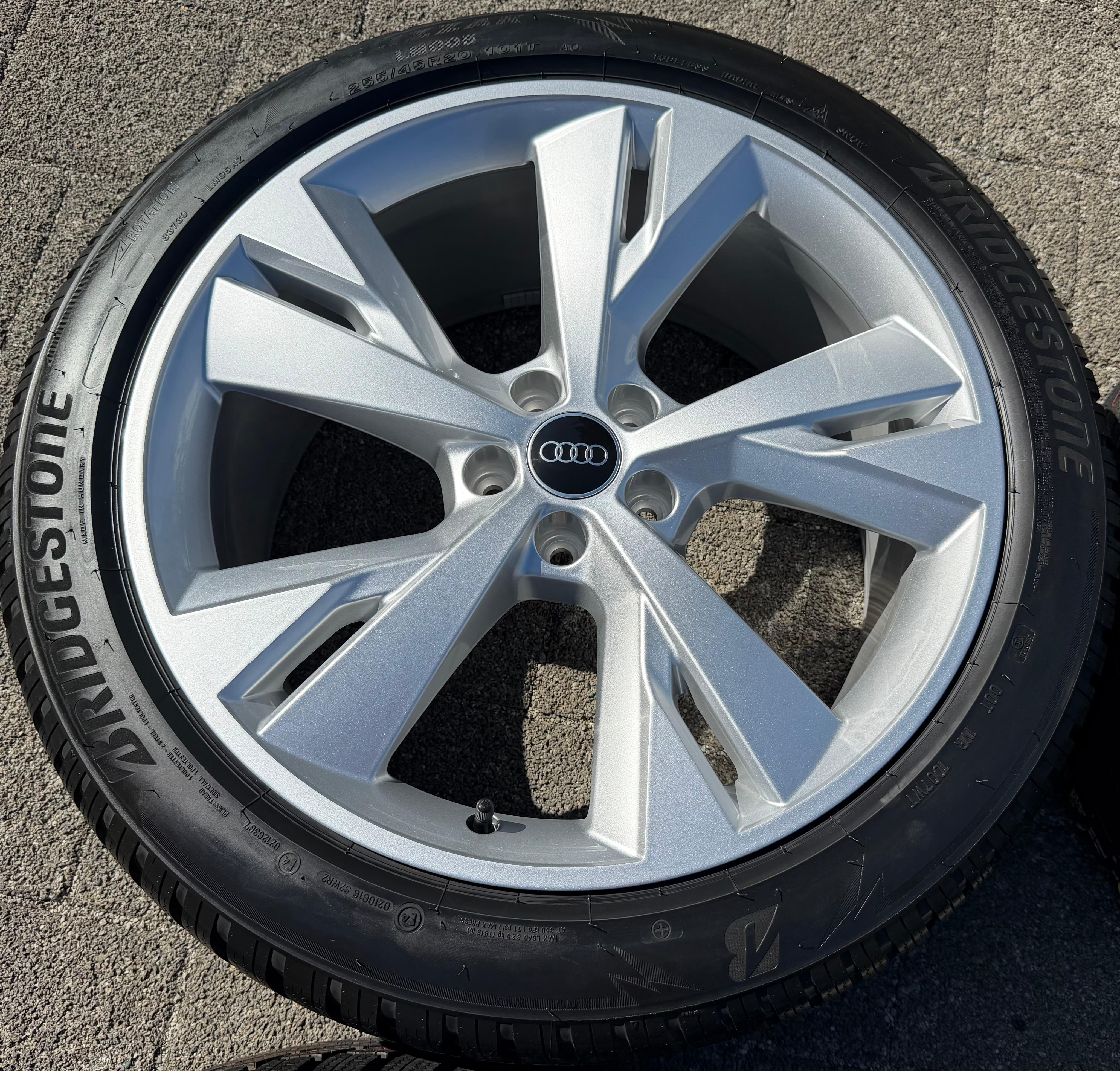 4 llantas de aluminio originales de invierno de 20" para Audi Q4 E-Tron, 235/50R20 101T y 255/45R20 101T, NUEVAS