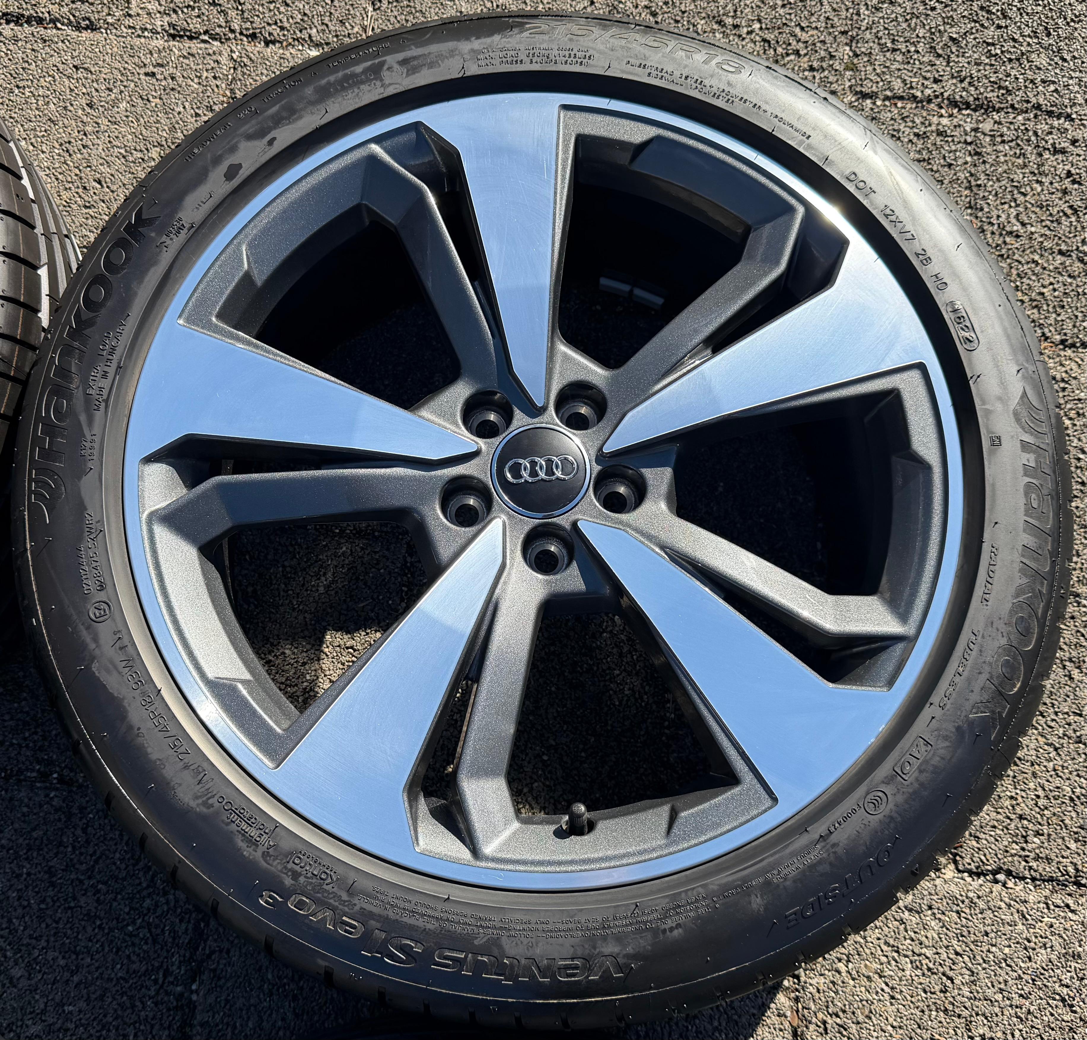 4 originele 18" lichtmetalen zomerwielen Audi A1 City Carver GB 82A601025T 215/45R18 93W