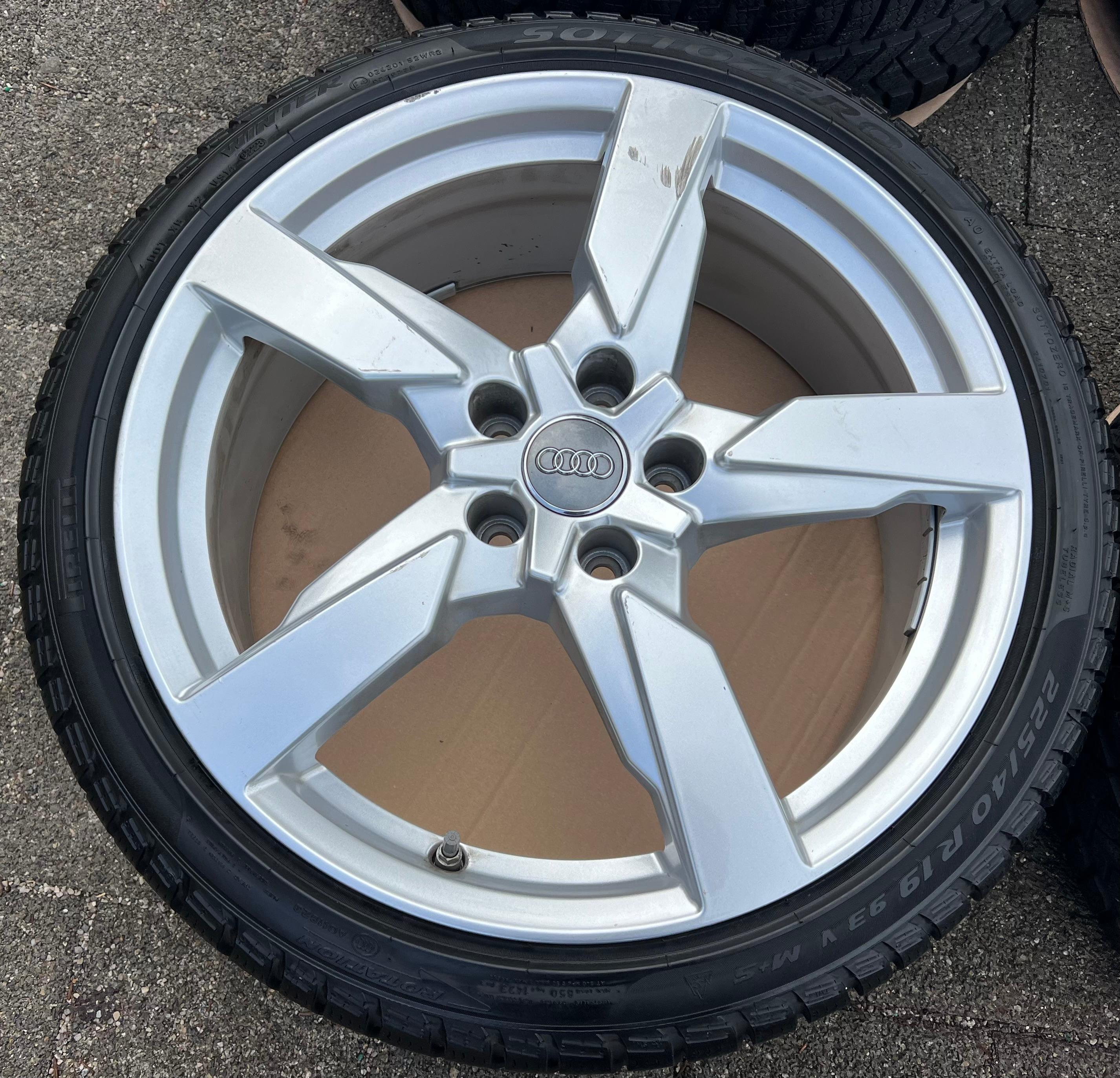 4 ORIGINAL 19" ALU WINTERRÄDER AUDI TT TTS 8S 8S0601025AG 225/40R19 93V PIRELLI