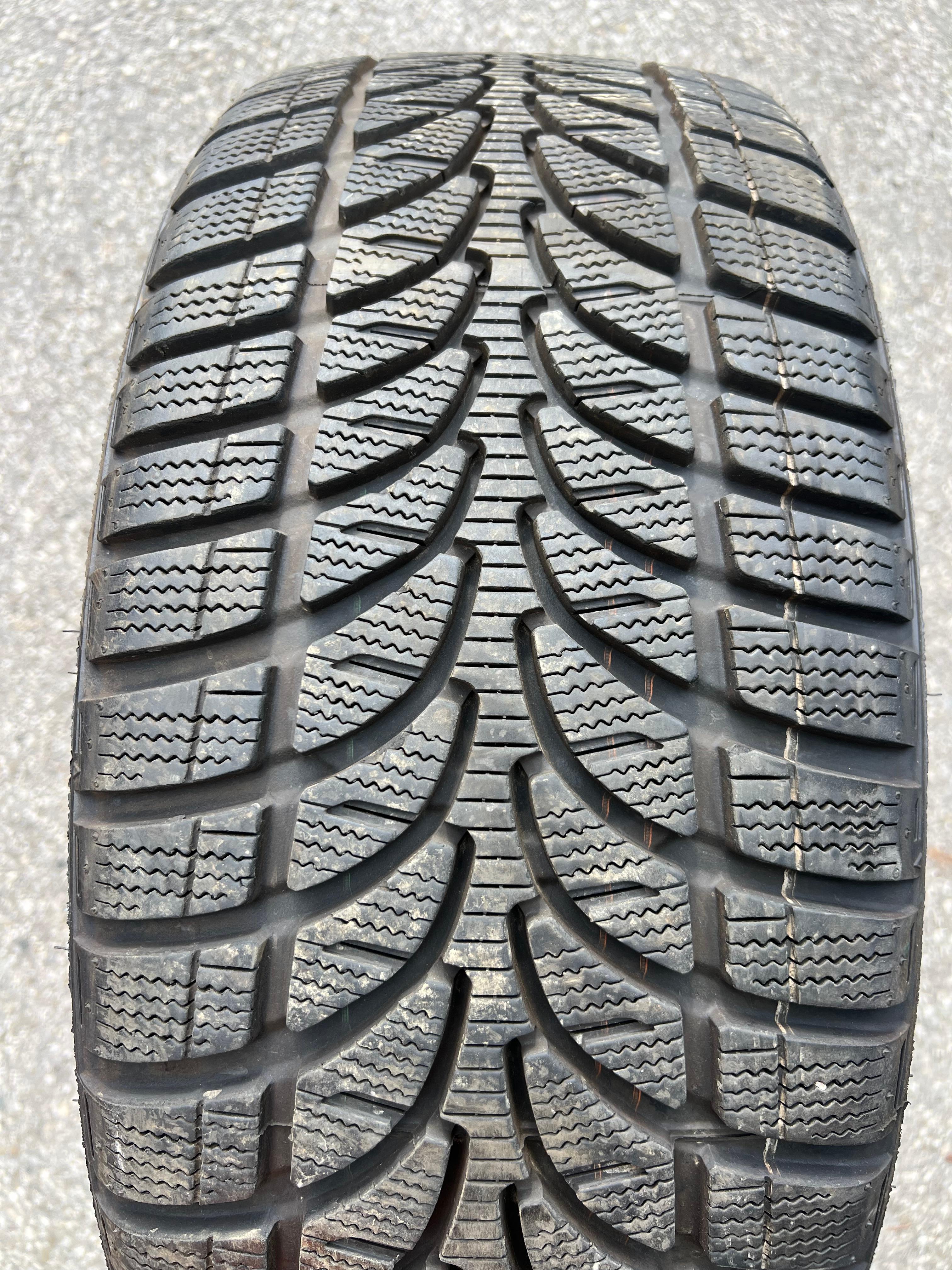 1 x 225/45R18 95H Winterreifen Bridgestone Blizzak LM32 8mm 2024