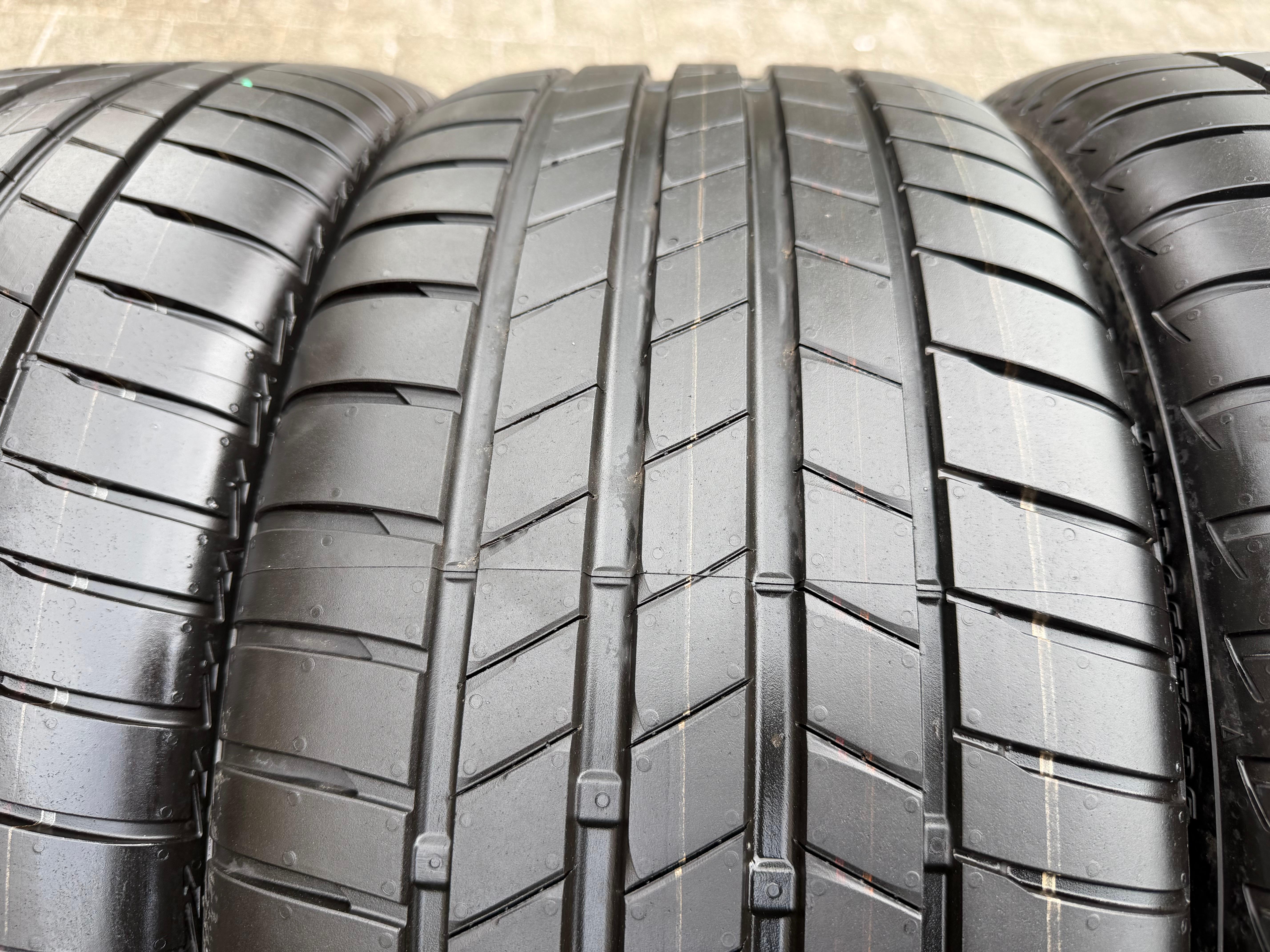 4 Original 19" Alu Sommerräder Audi Q2 SQ2 81A601025S 235/40R19 96Y Bridgestone