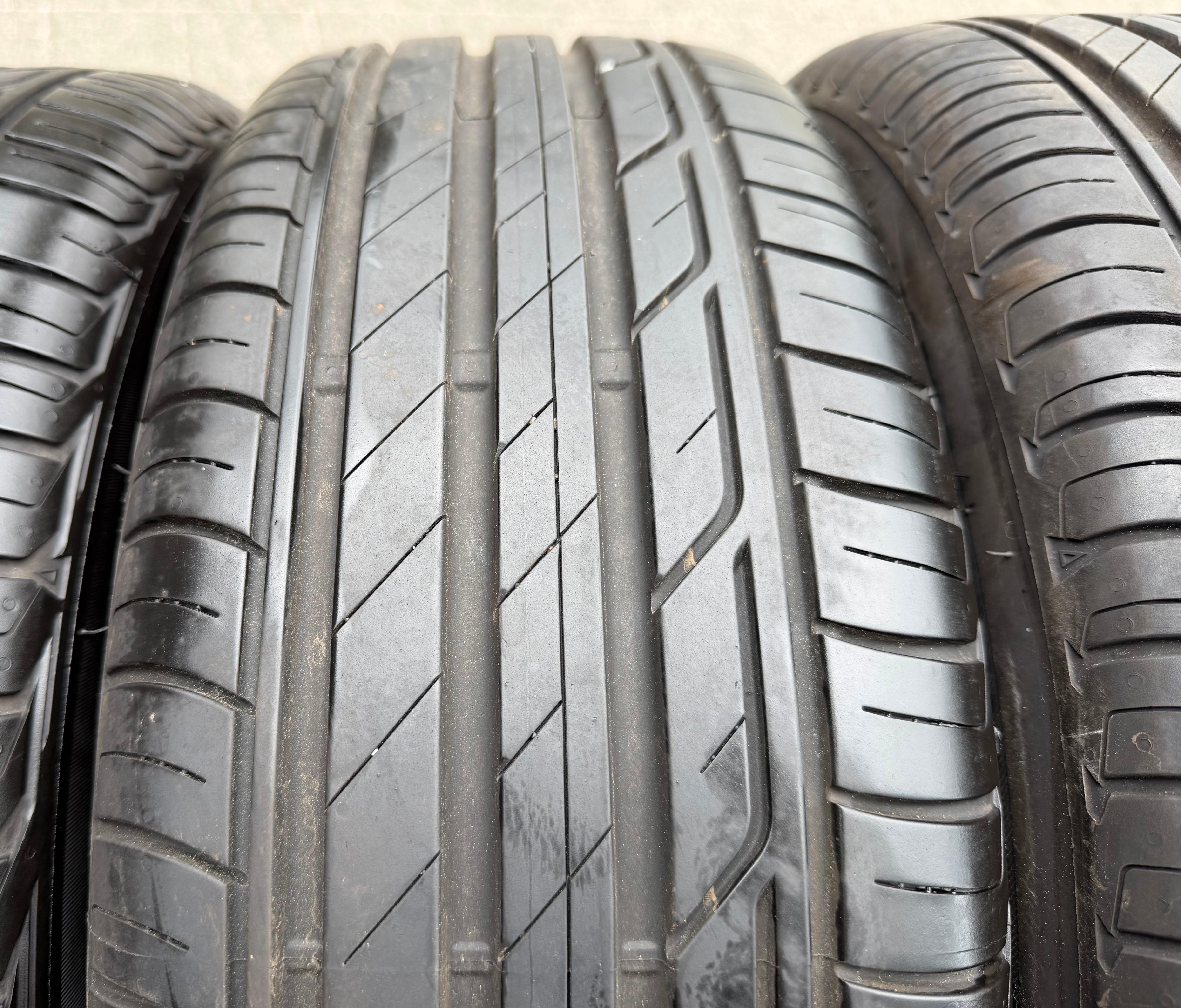 4 x 205/60R16 92V pneus été Bridgestone Turanza T001 7 mm 2022