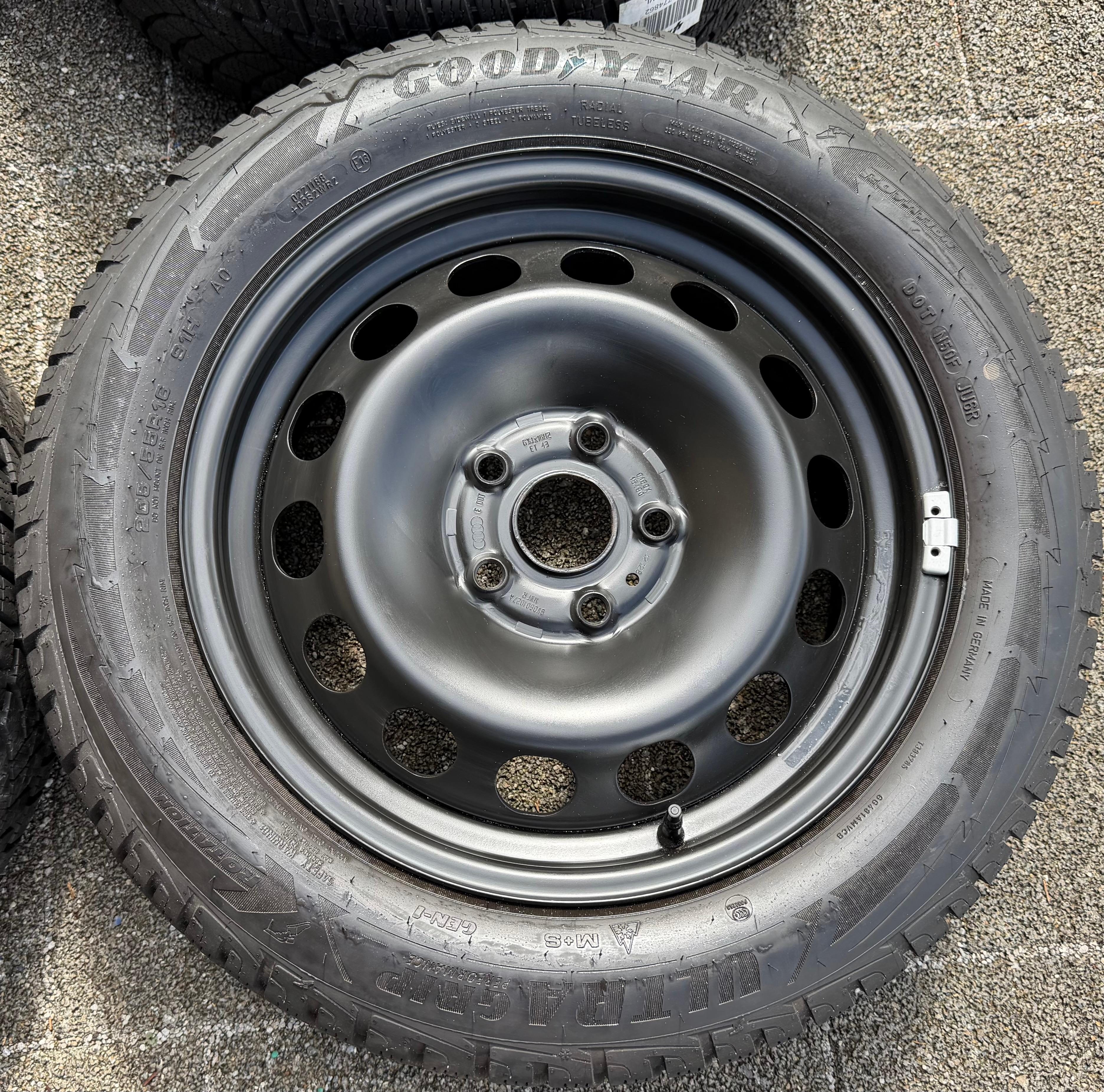 4 Winterräder Audi A3 8V Sportback Cabrio  205/55R16 91H Goodyear 8V0601027A 2022