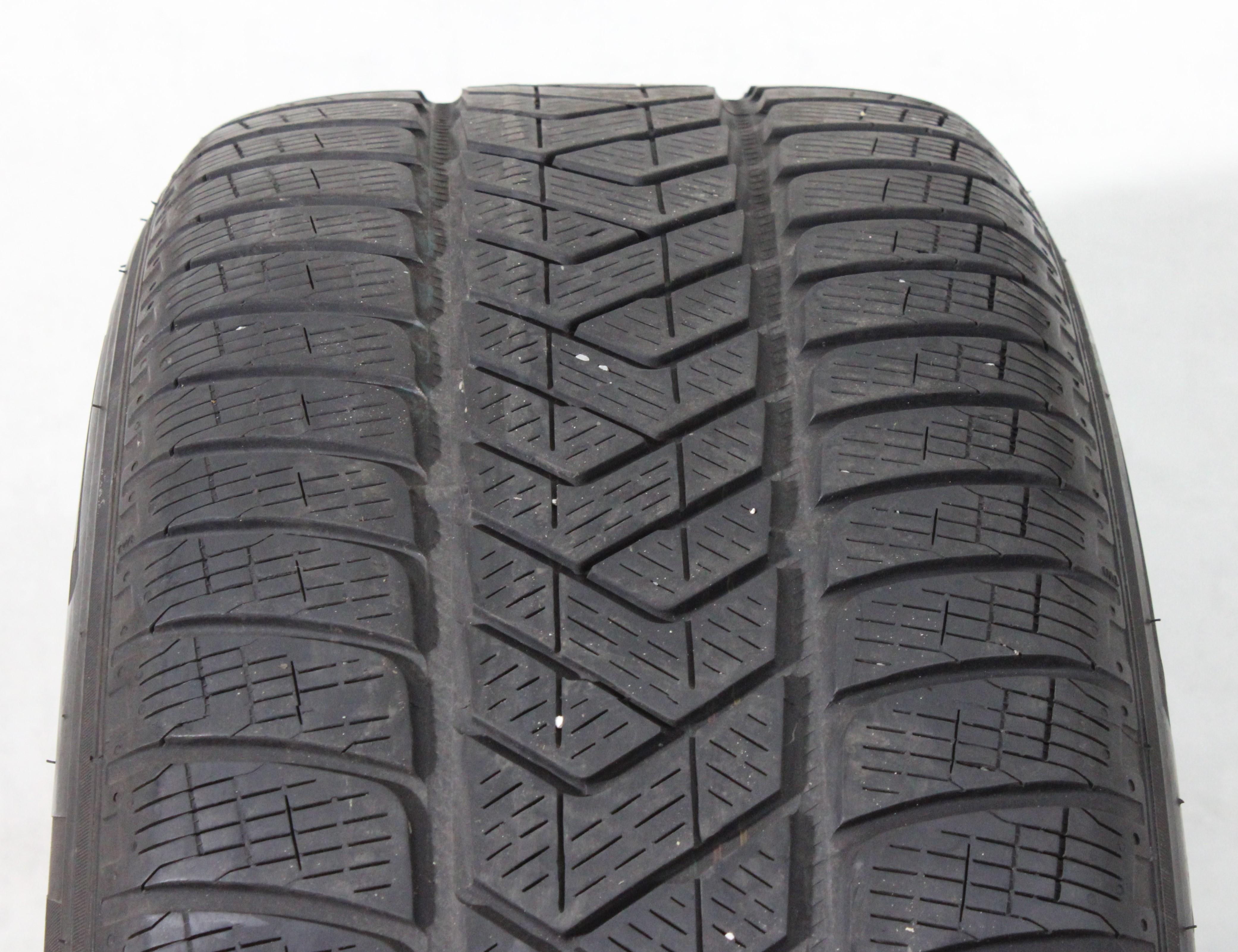 1 x 255/55R18 105V winterband Pirelli Scorpion Winter N0 4,5 mm 2018