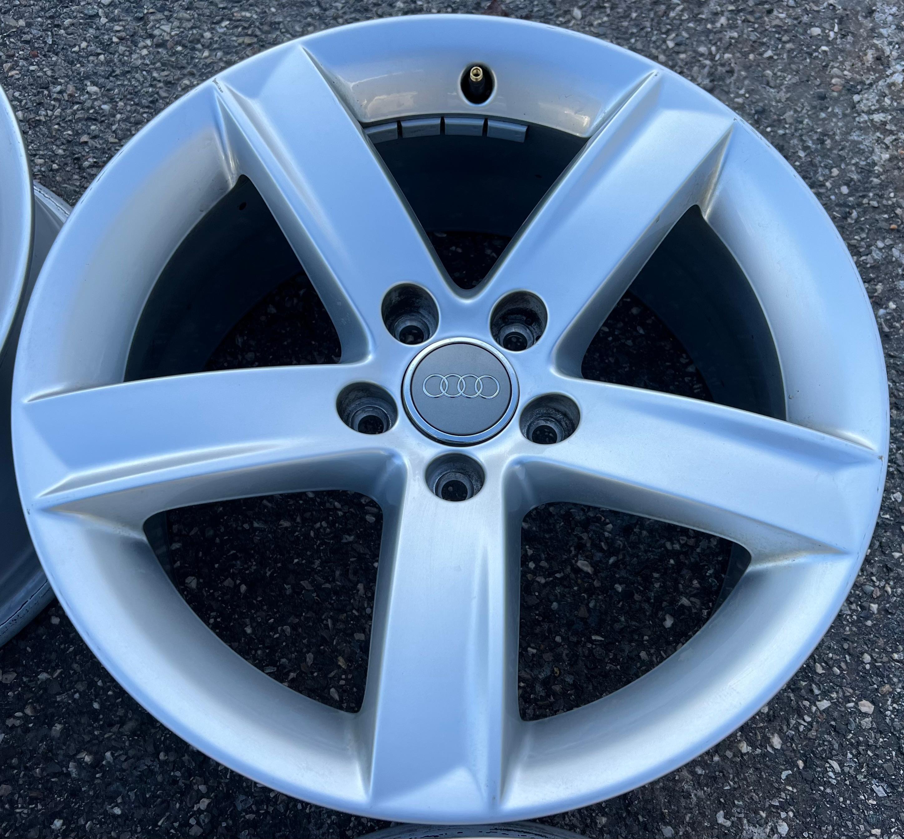 4 CERCHI ORIGINALI IN ALLUMINIO DA 17" AUDI A5 8T 8T0071497 CONSEGNA GRATUITA