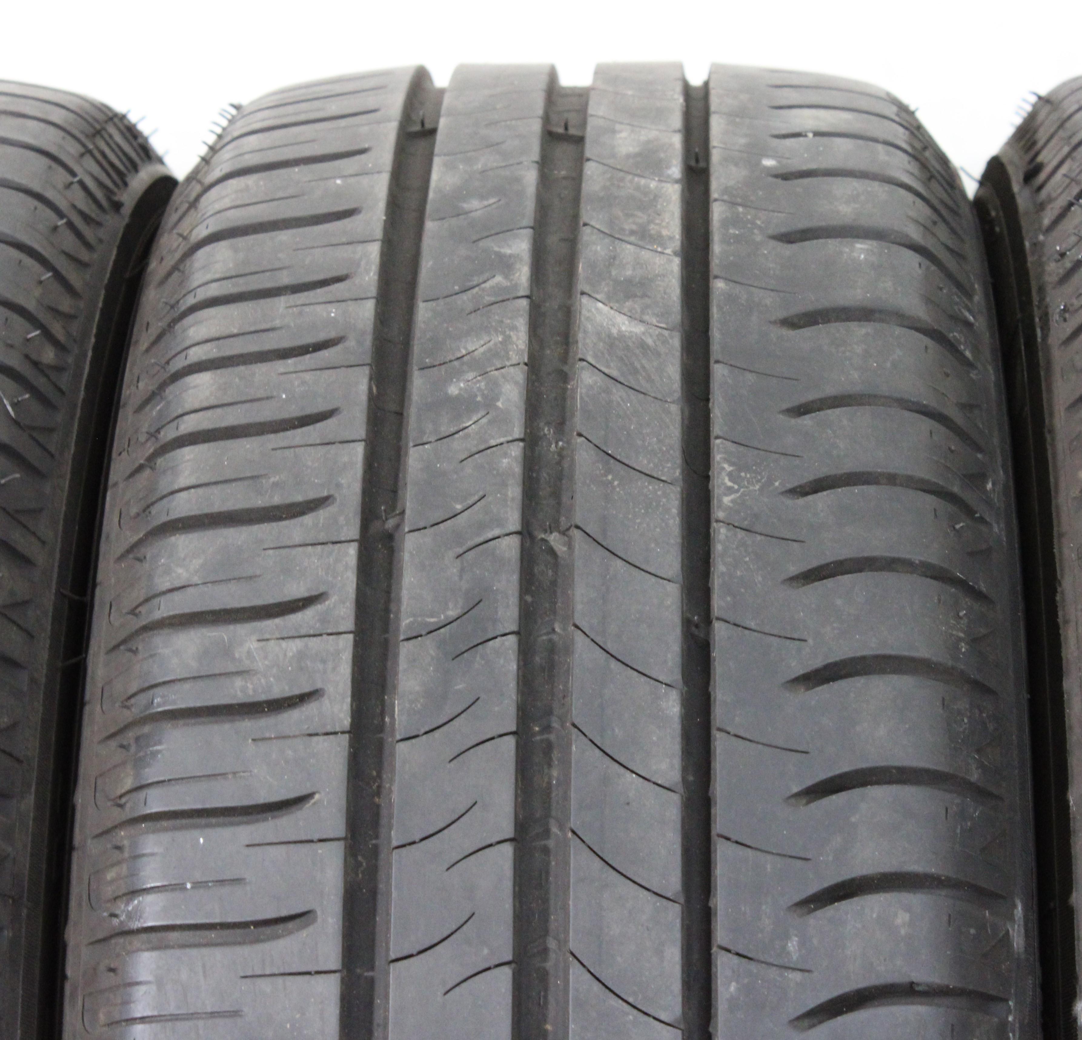 4 neumáticos de verano Michelin Energy Saver 195/55R16 87V, con un grosor de banda de rodadura de 6,5-7 mm (3 de 2016 y 1 de 2020) *