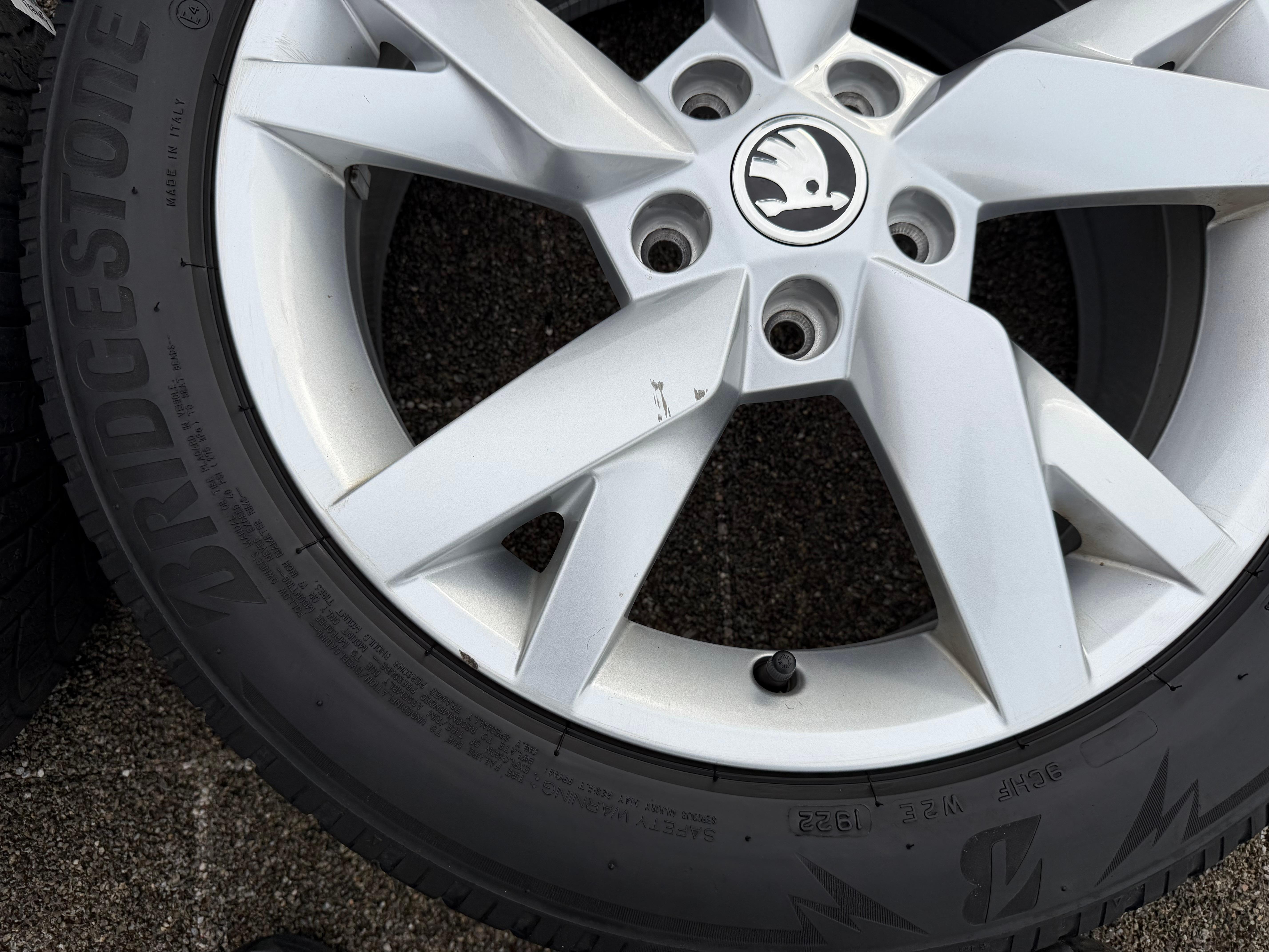 4 Original 17" Alufelgen Skoda Octavia IV 4 NX LYRA 5E3601025AC 6,5x17 ET46