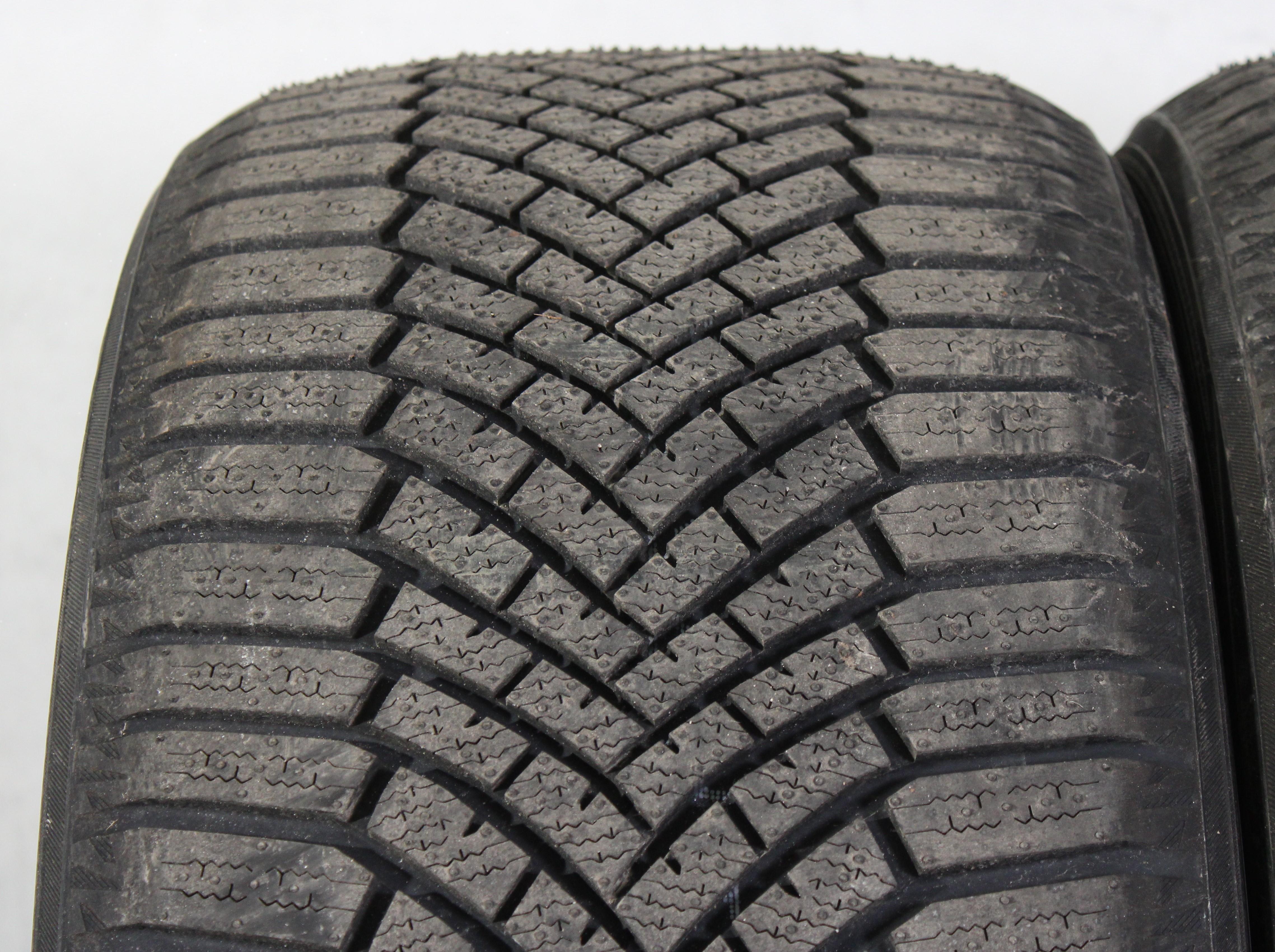 2 x 275/35R21 103W XL Neumáticos de invierno Yokohama BluEarth Winter V906 7,5-8MM DOT 2024