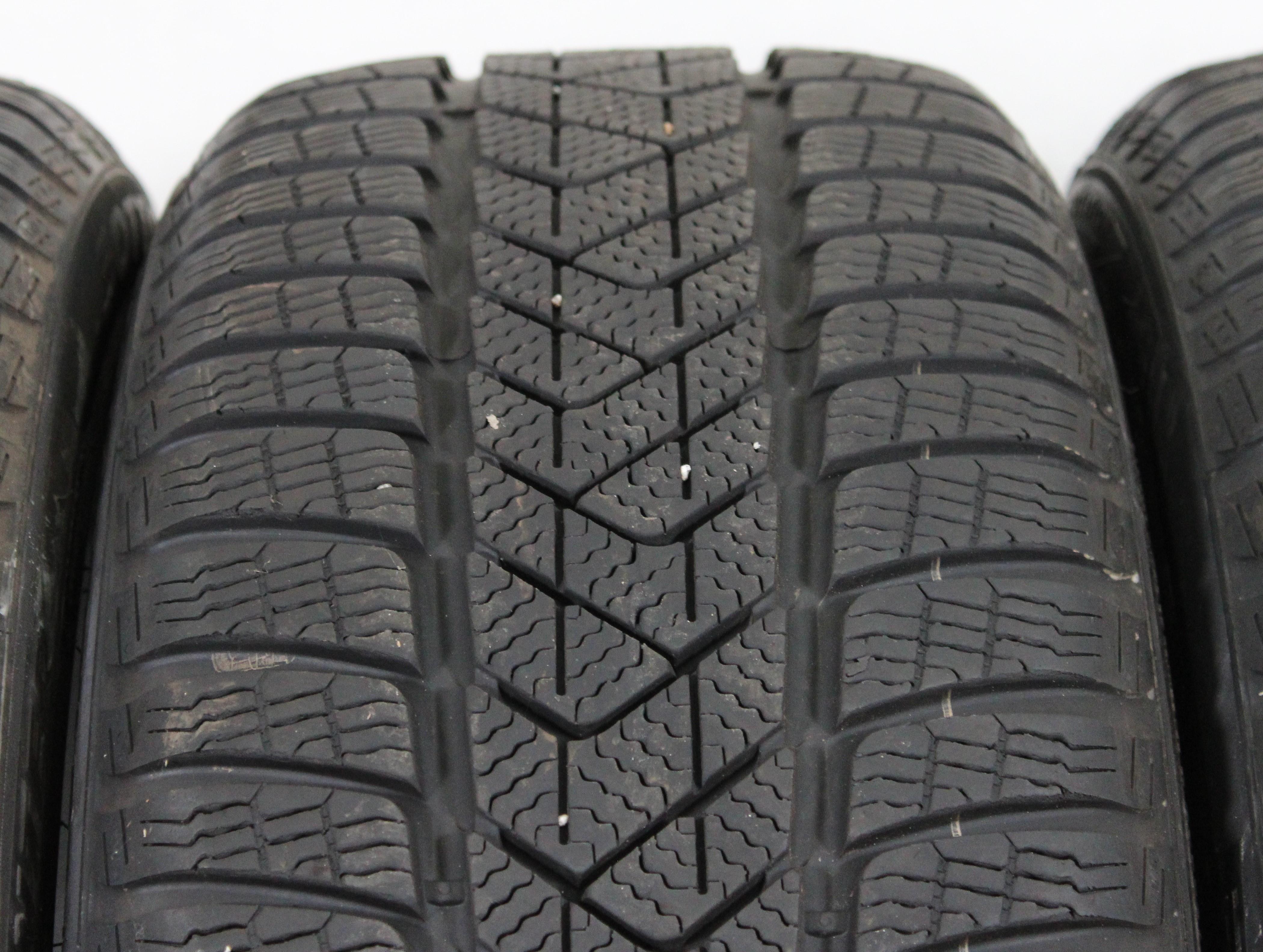 4 x 225/45R19 96V pneumatici invernali Pirelli Sottozero 3 Runflat 6,5-7mm 2020 *