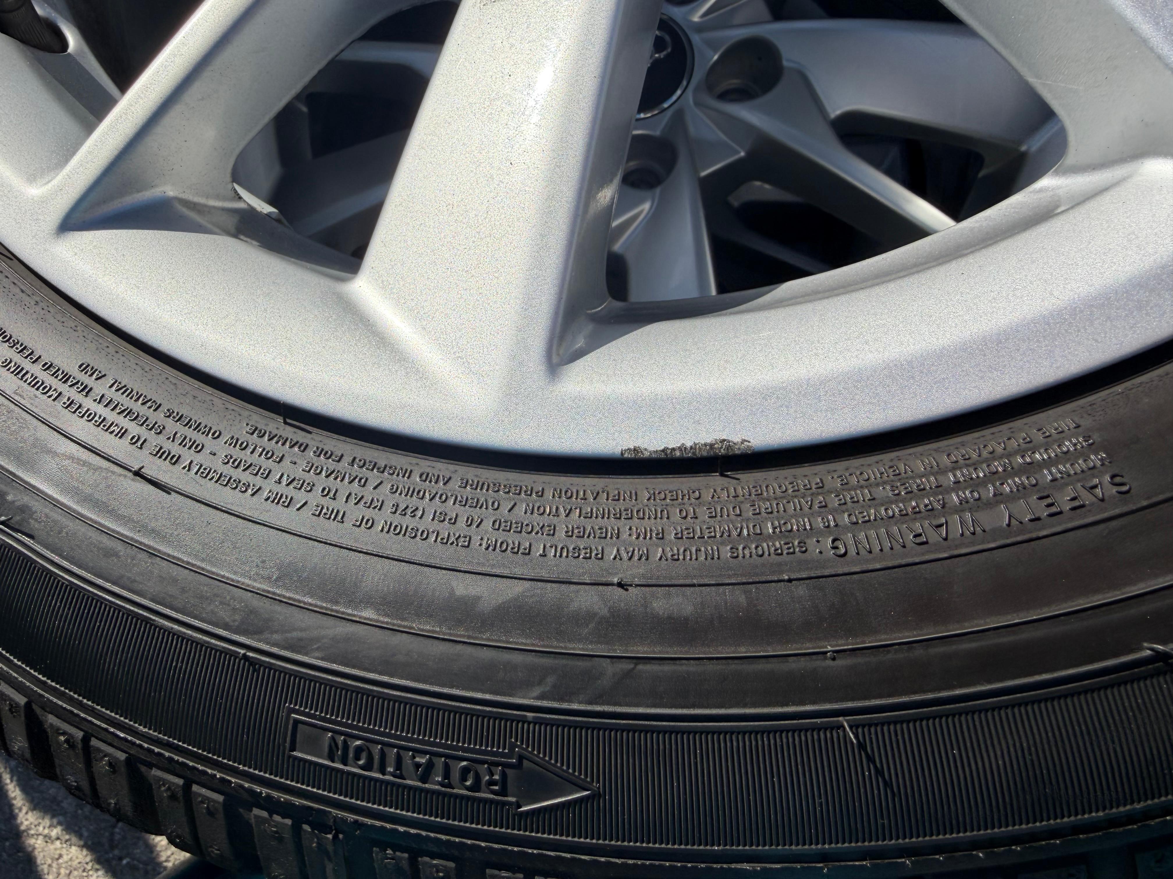 4 ruedas de invierno de aleación originales Audi A4 8W B9 8W0601025A 205/60R16 92H Dunlop