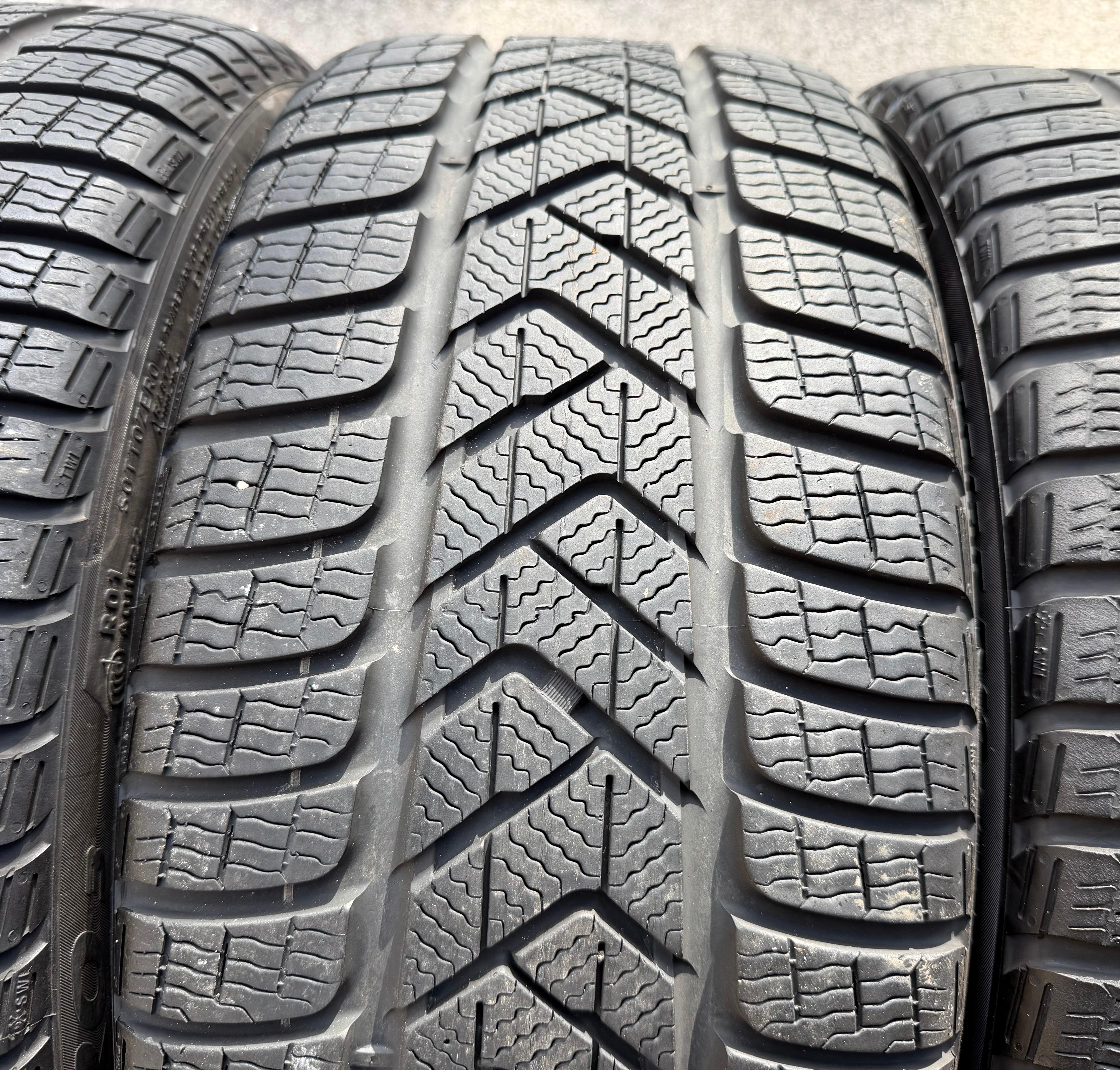 4 ruedas de invierno de aluminio originales de 19" para Audi RS3 8Y 8Y0601025BT 235/35R19 91V PIRELLI