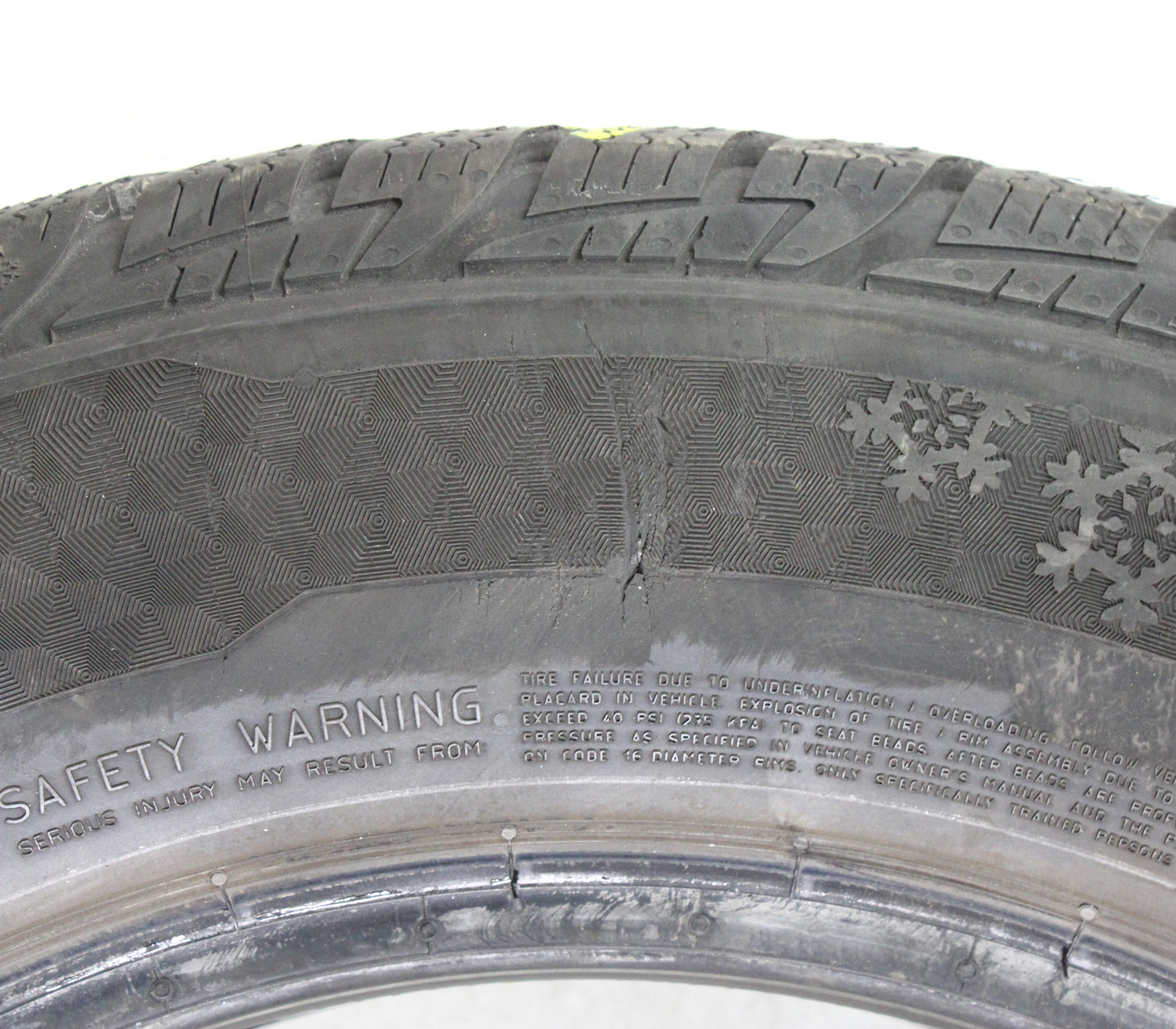 4 x 215/65R16 98H pneus hiver Sportiva Snow Win 2 6,5-7 mm 2020