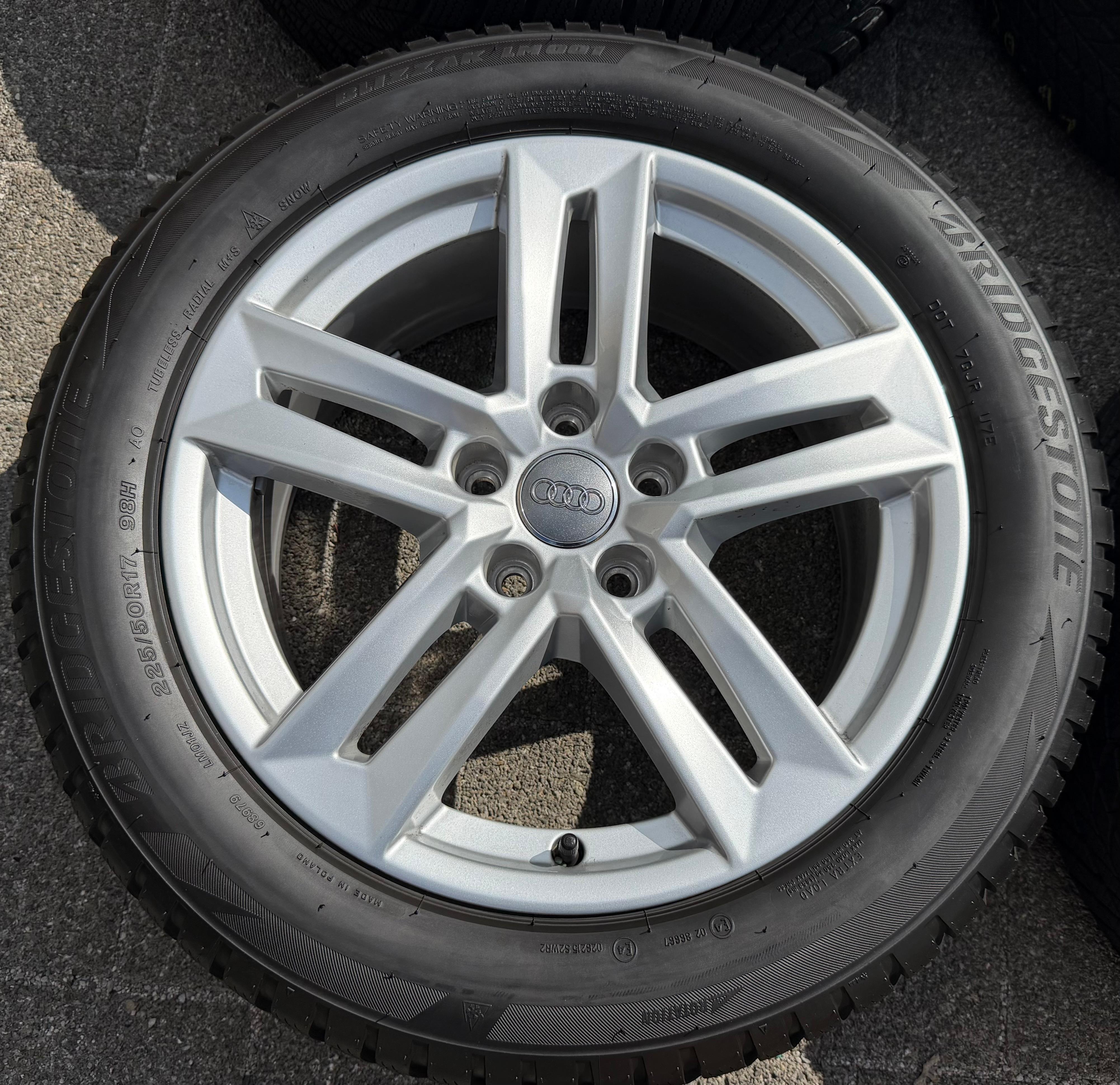 4 ruote in lega originali da 17" per inverno Audi A4 B9 8W 8W0601025P 225/50R17 98H Bridgestone