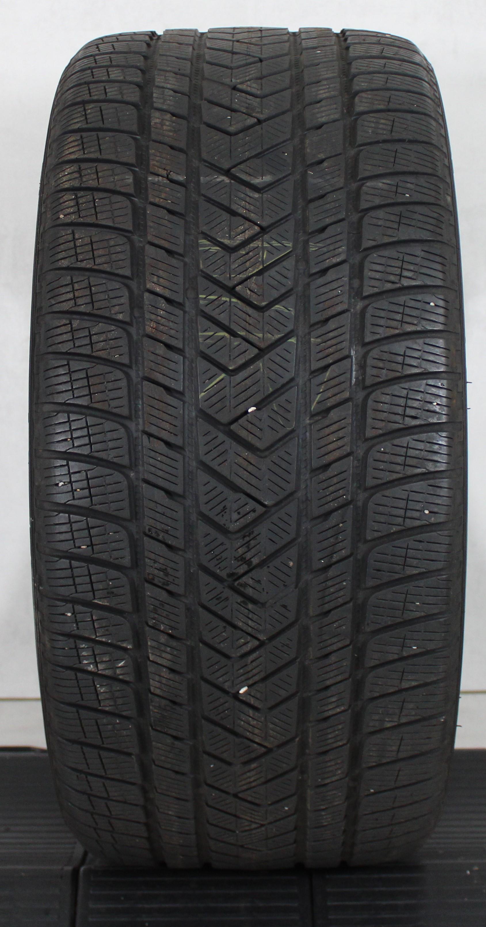 1 x 305/35R21 109V Winterreifen Pirelli Scorpion Winter in der Mitte 4,5mm und auf den Schultern 5,5mm 2018 N0