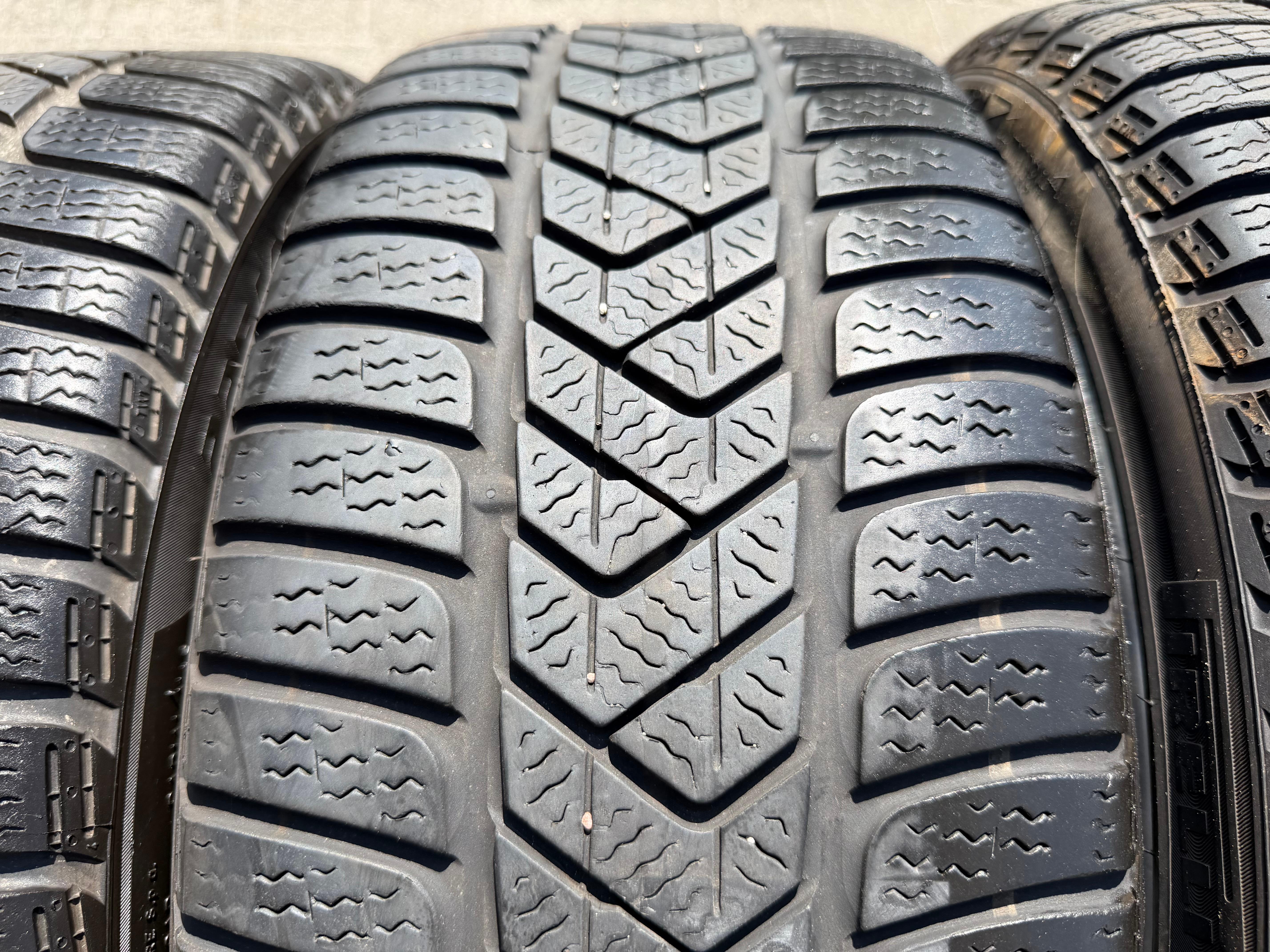 4 Original 18" Alu Winterräder VW Golf VII 7 AU 225/40R18 92V Salvador 5G0601025AF
