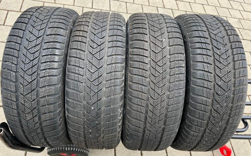 4 x 225/45R19 96V Winterreifen Pirelli Sottozero 3 Runflat 7-7,5mm 2020