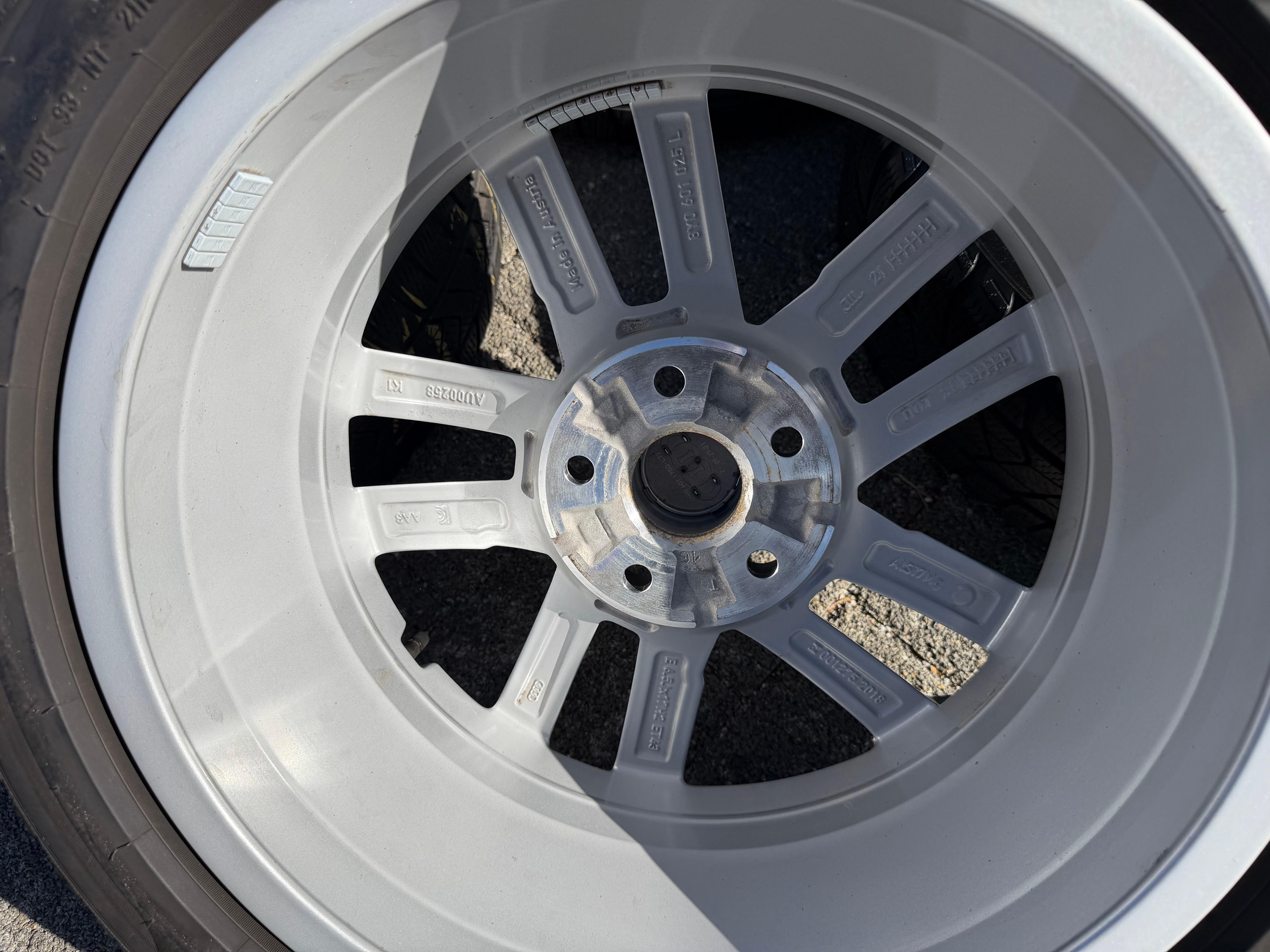 4 Original 17" Alu Winterräder Audi A3 S3 8Y 8Y0601025L 205/50R17 93H Pirelli