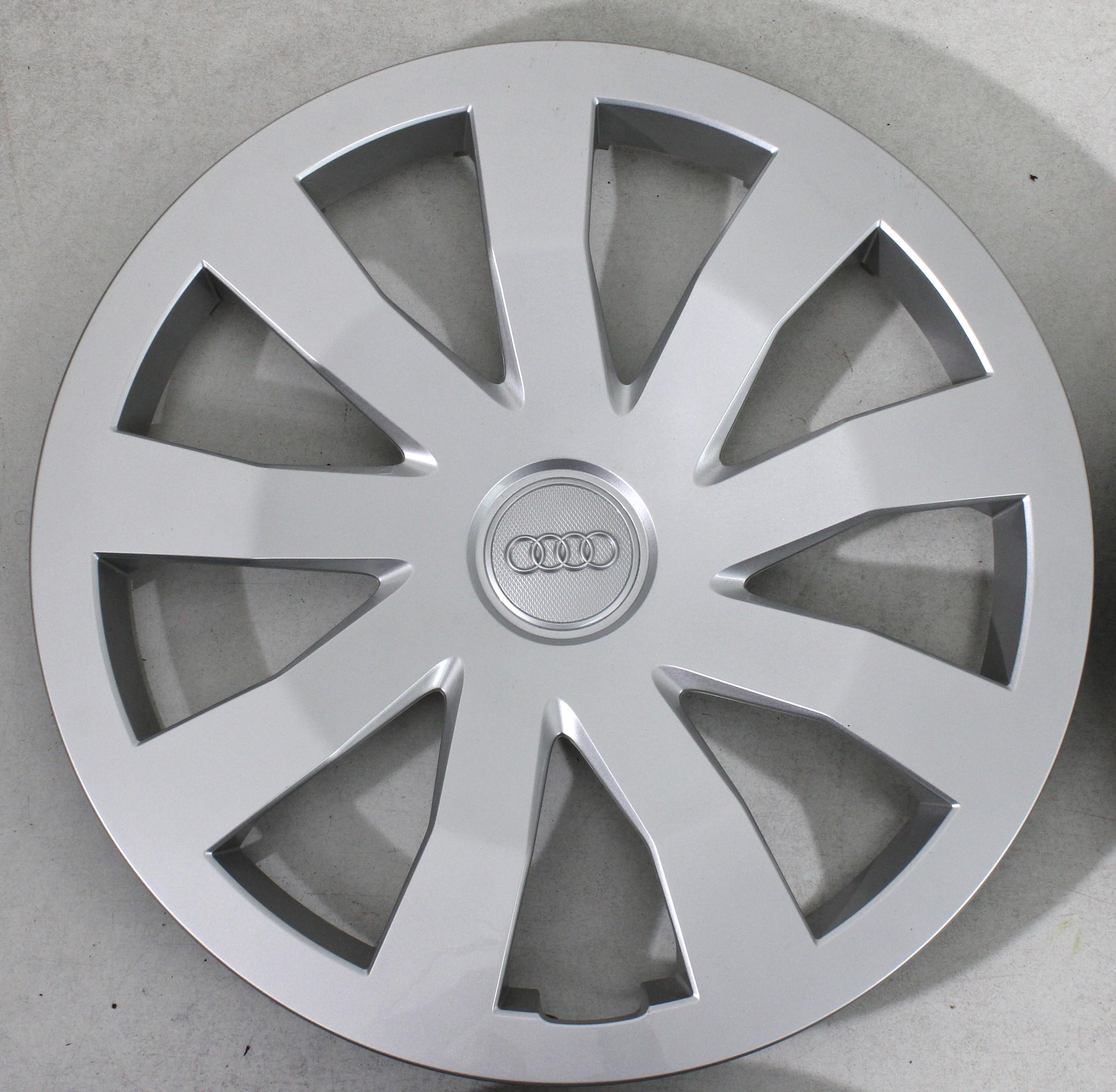 4 TAPACUBOS EMBELLECEDORES DE RUEDA ORIGINALES DE 15" AUDI A1 GB 82A601147 15 PULGADAS