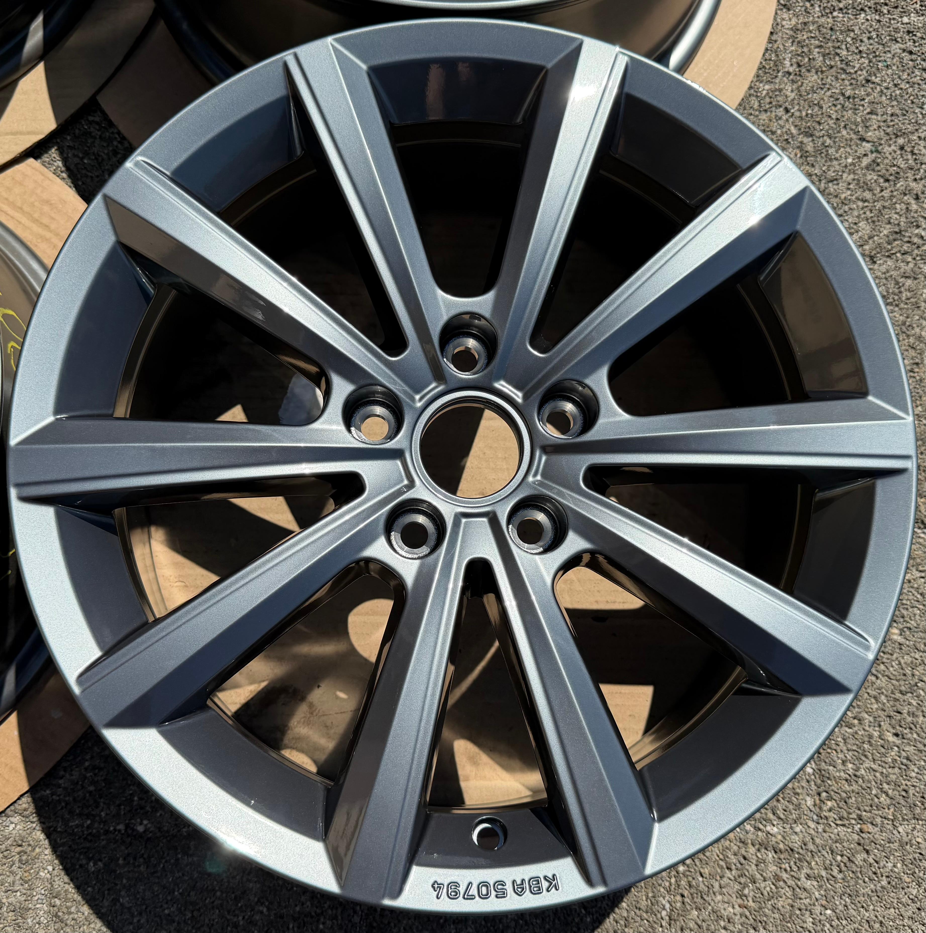 4 Original 17" Alufelgen VW T-Roc A11 Beetle 2GA601025A 7x17 ET45 Merano NEU