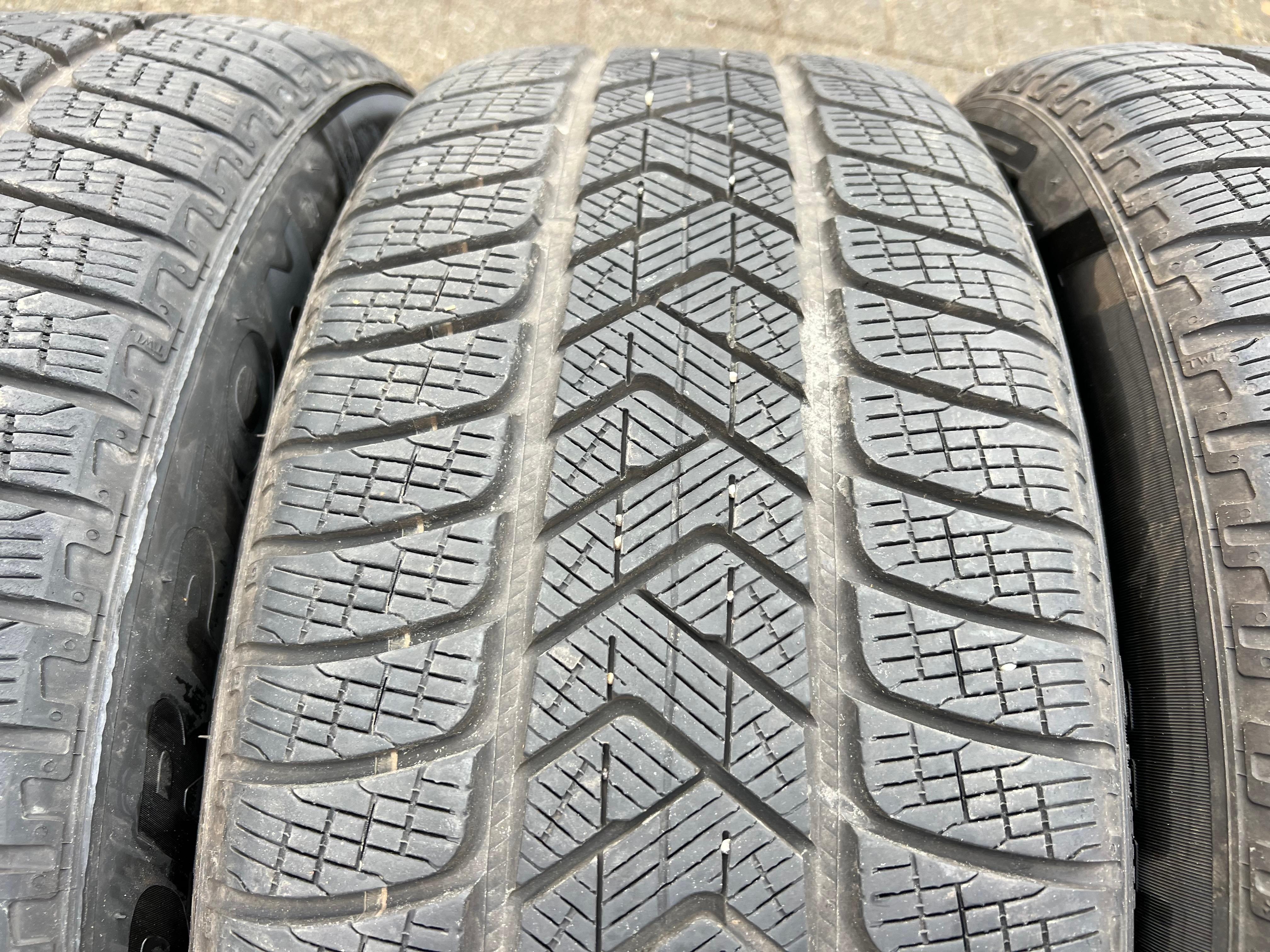 4 CERCHI INVERNALI ORIGINALI IN ALLUMINIO DA 19" AUDI Q4 E-TRON F4B 89A601025B 235/55R19 101T 255/50R19 103T