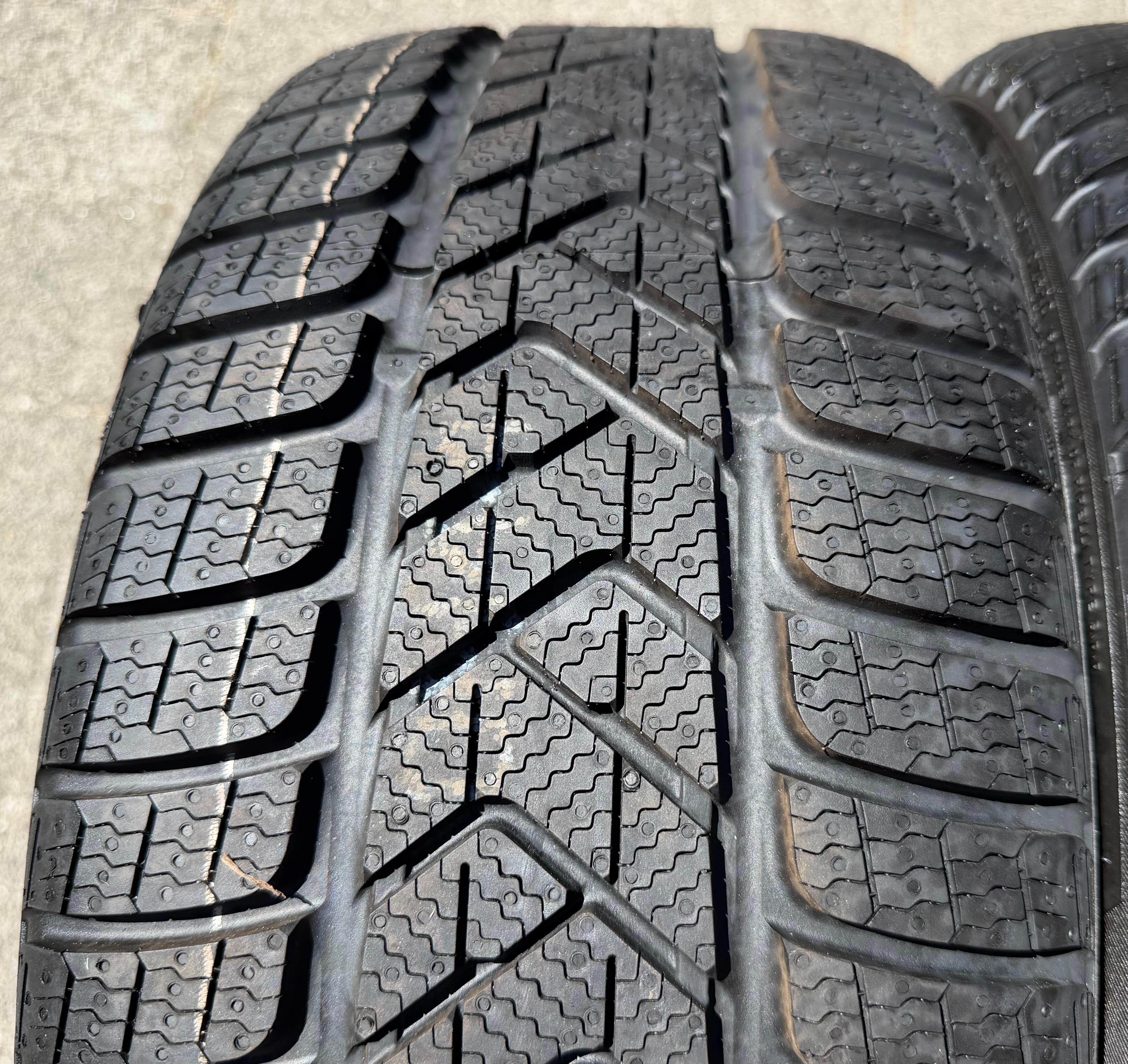 2 x 235/35R19 91V Winterreifen Pirelli Sottozero 3 NEU 2023
