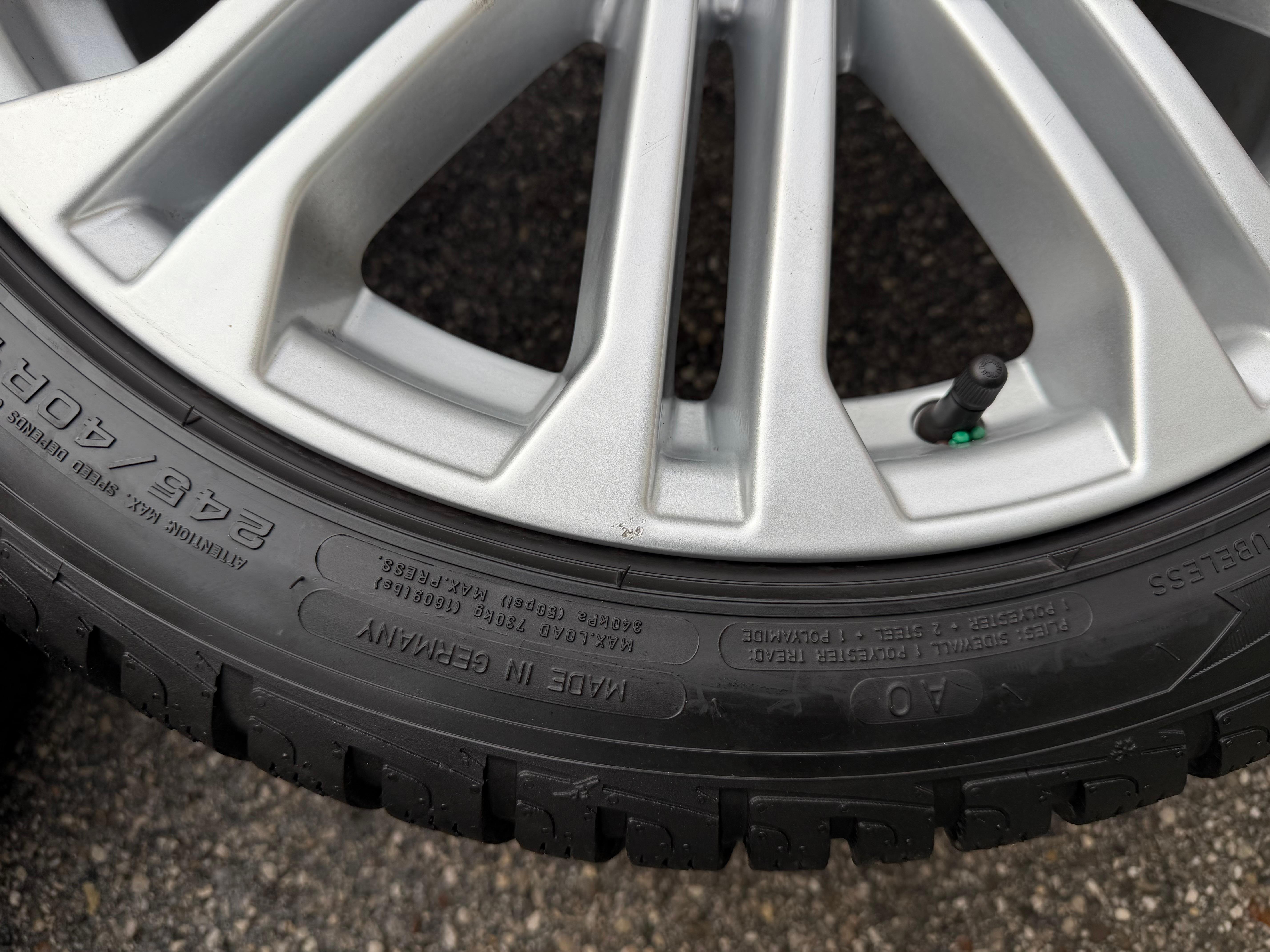 4 ruedas de invierno de aluminio originales de 18" Audi A5 S5 8W F5 245/40R18 97V 8W0601025EE Goodyear