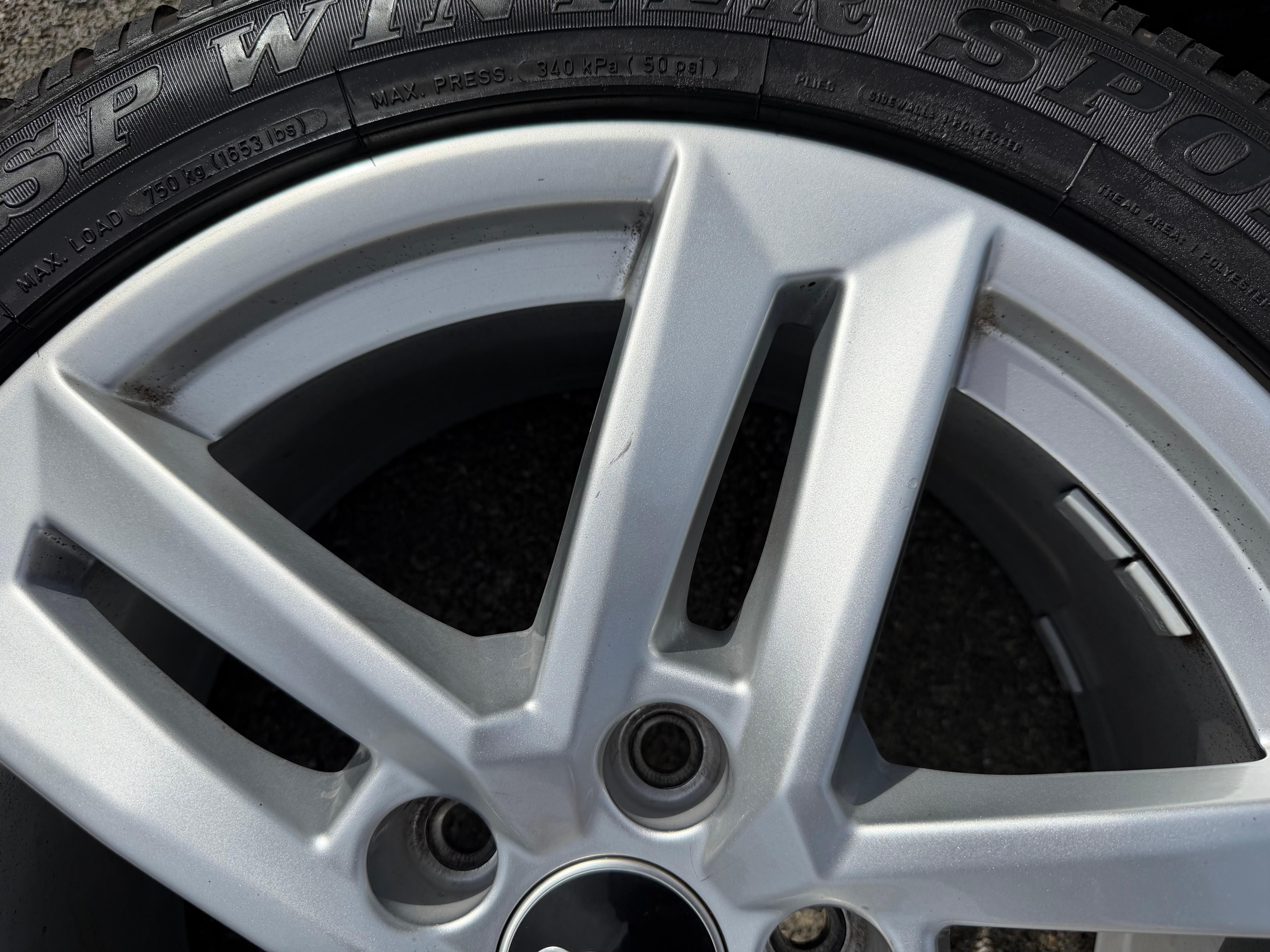 4 Original 17" Alu Winterräder Audi A4 B9 8W 8W0601025P 225/50R17 98H Dunlop 2022