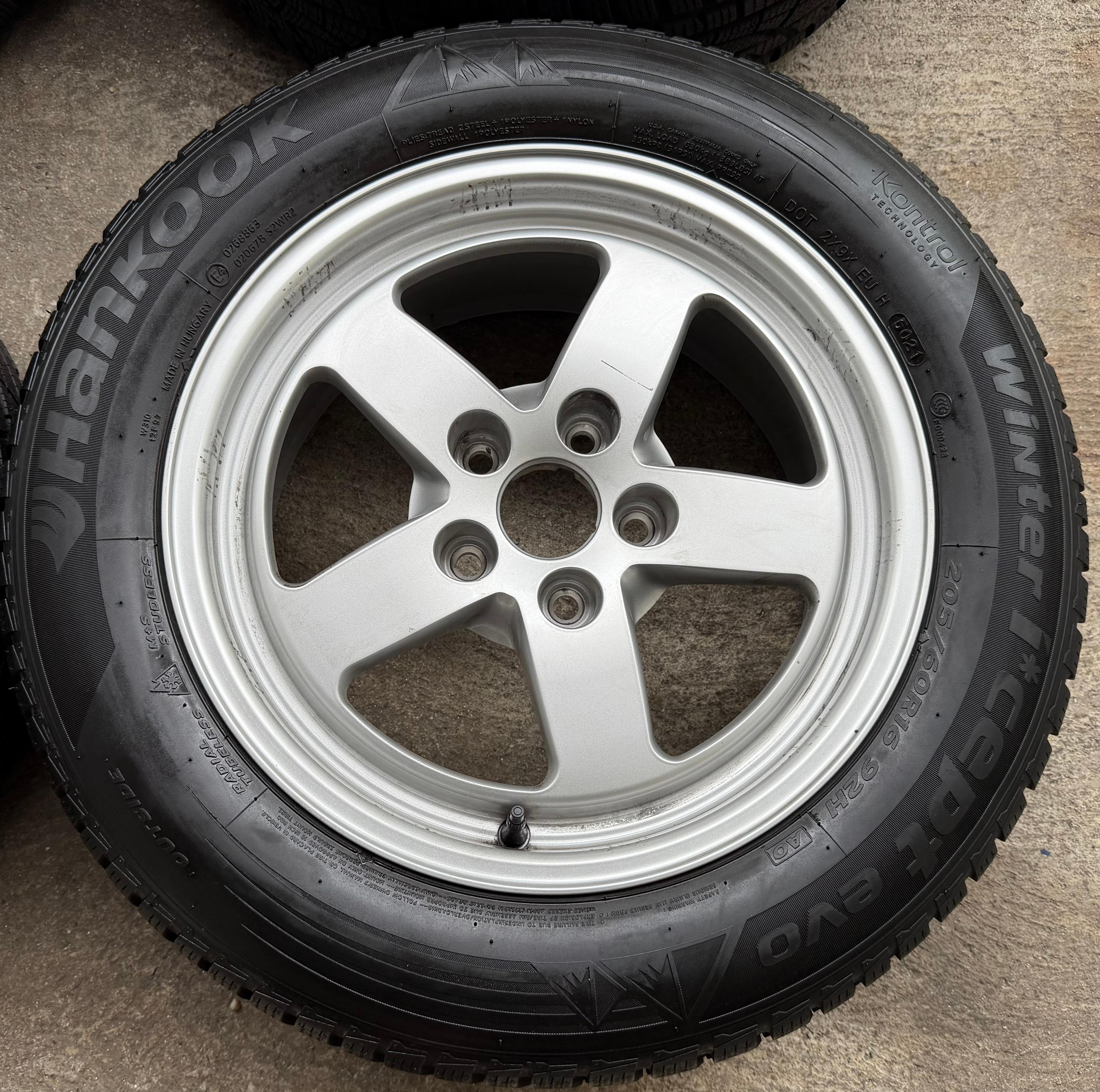 4 Original Alu Winterräder Audi A4 B9 8W 205/60R16 92H 8W0601025 Hankook