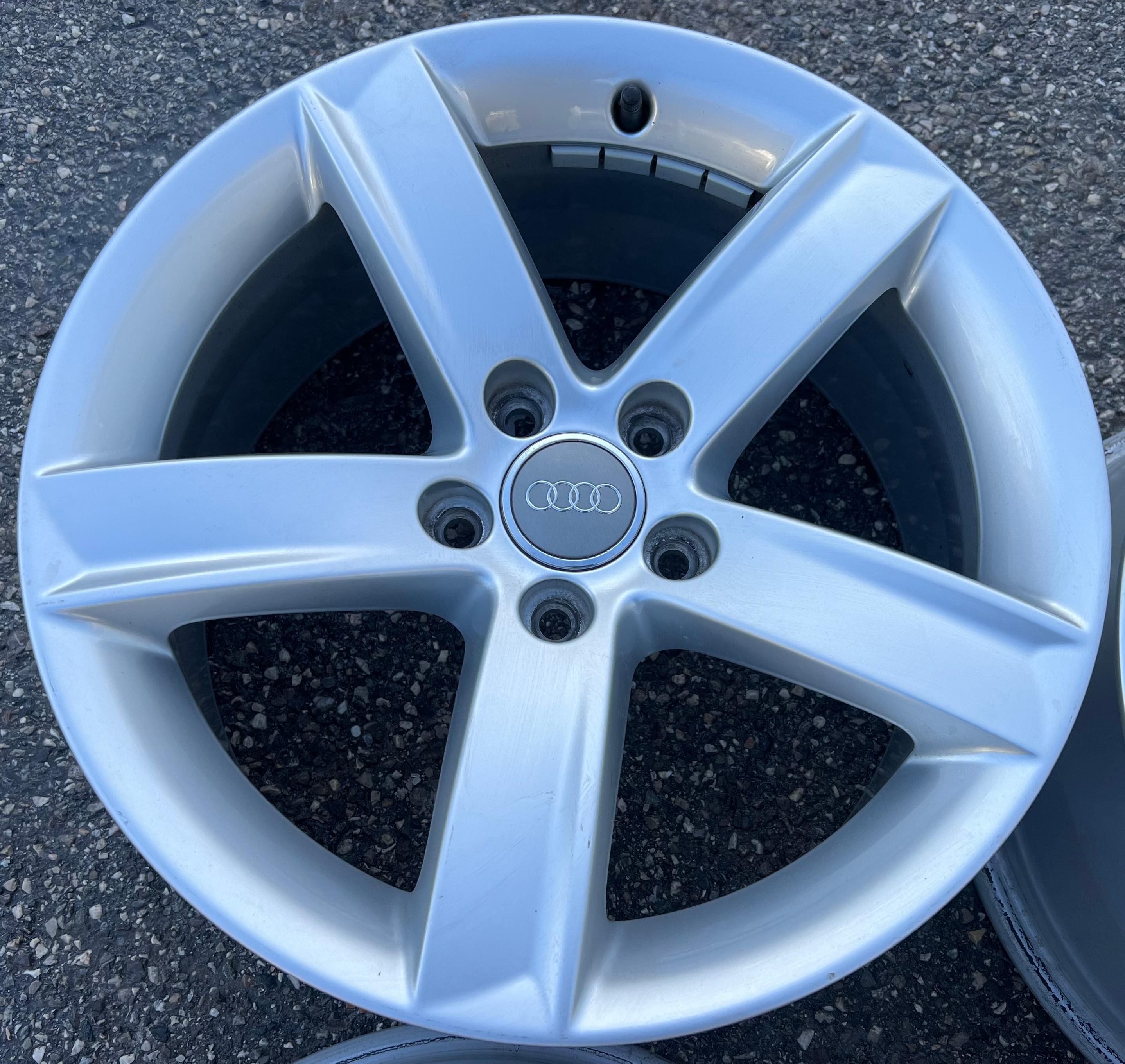 4 CERCHI ORIGINALI IN ALLUMINIO DA 17" AUDI A5 8T 8T0071497 CONSEGNA GRATUITA