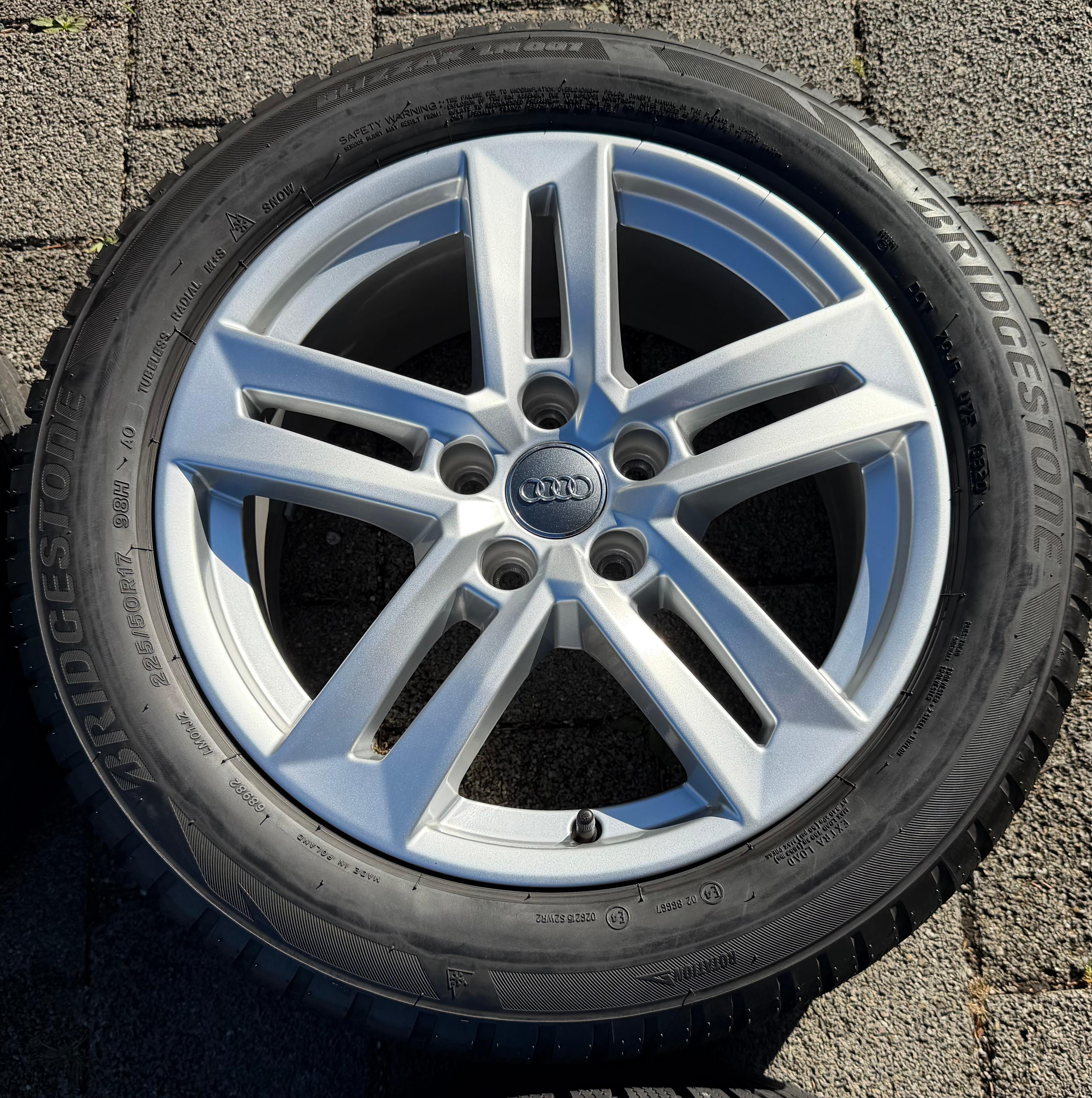 4 Original 17" Alufelgen Audi A4 8W B9 8W0601025P 7x17 ET42 Felgen