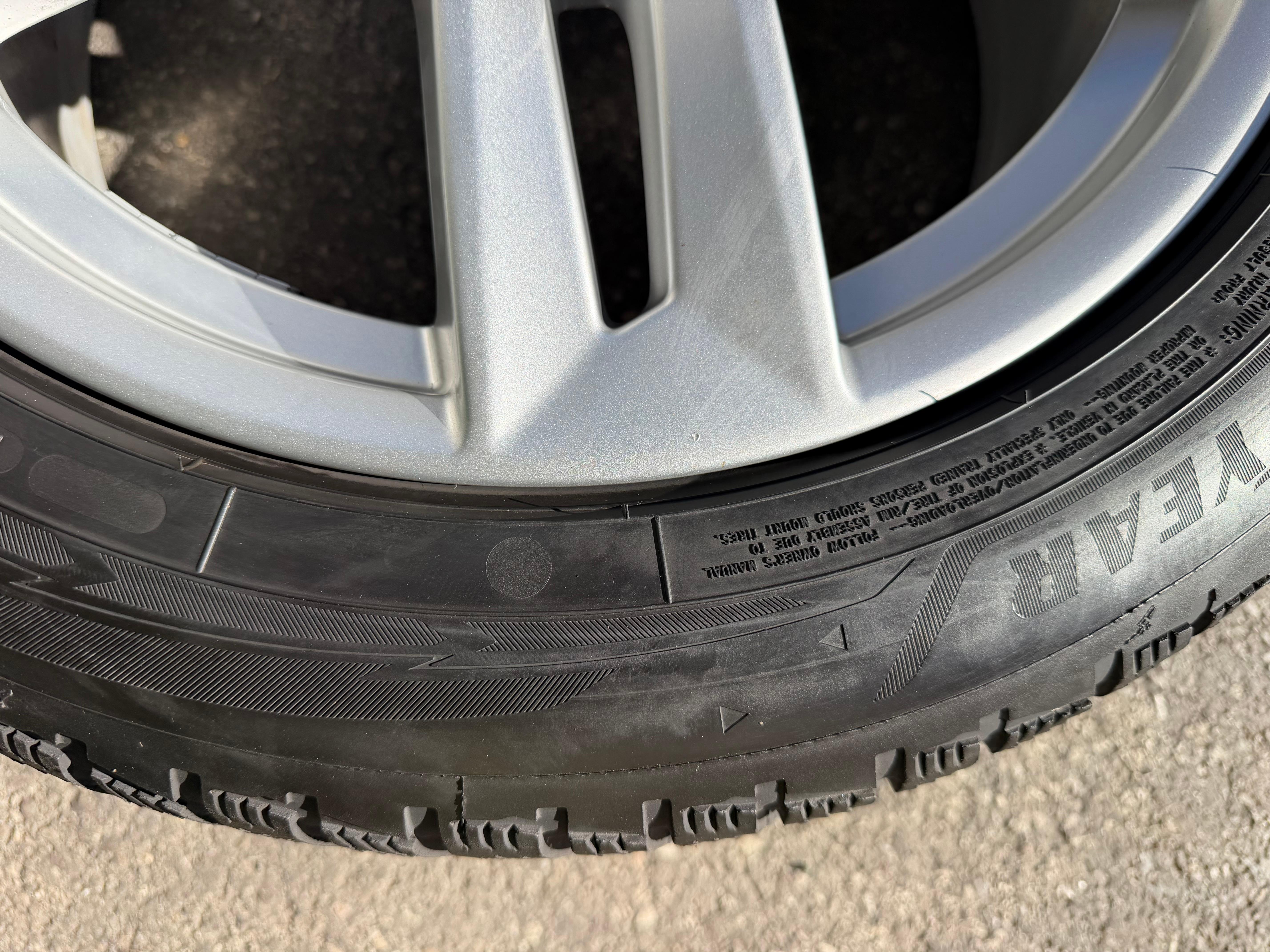4 ruedas de invierno de aleación originales de 17" para Audi A4 B9 8W 8W0601025P 225/50R17 98H Goodyear