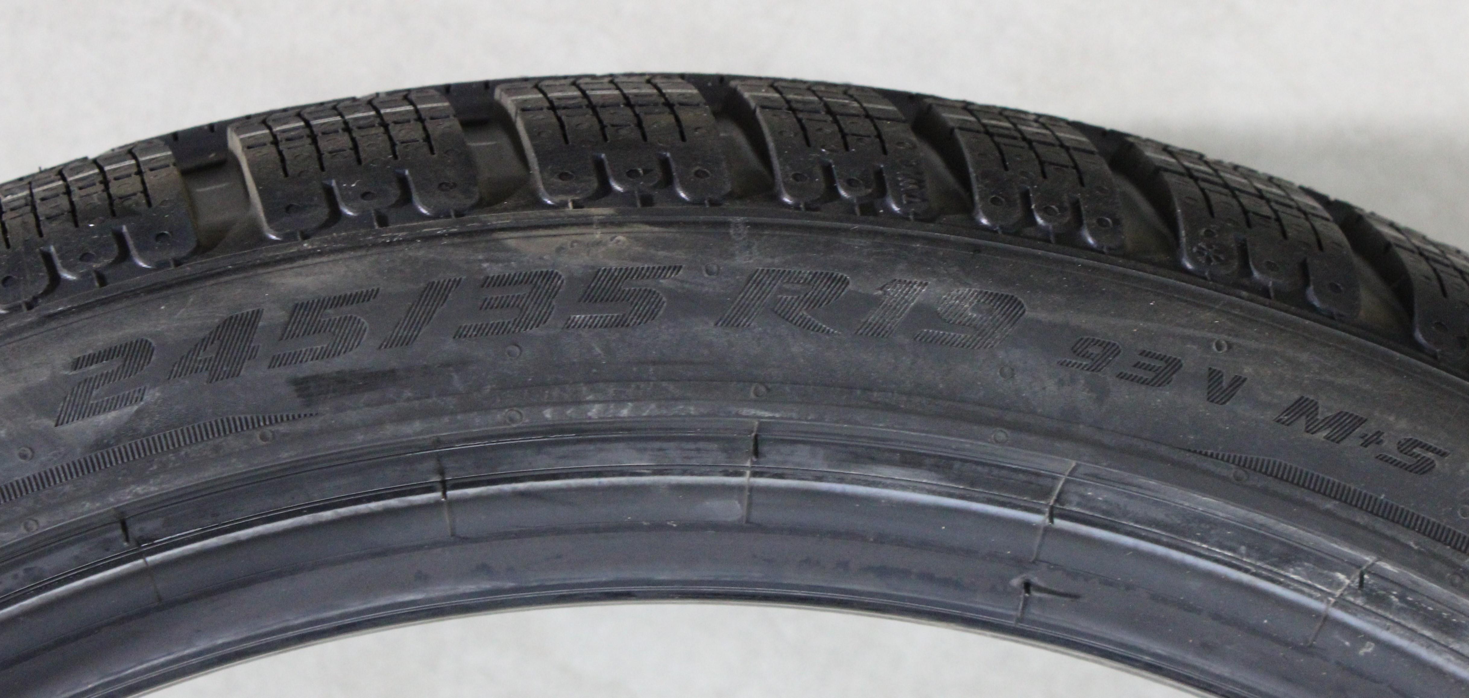 4 x 245/35R19 93V Winterreifen Pirelli Pzero Winter AO Volles Profil 2022