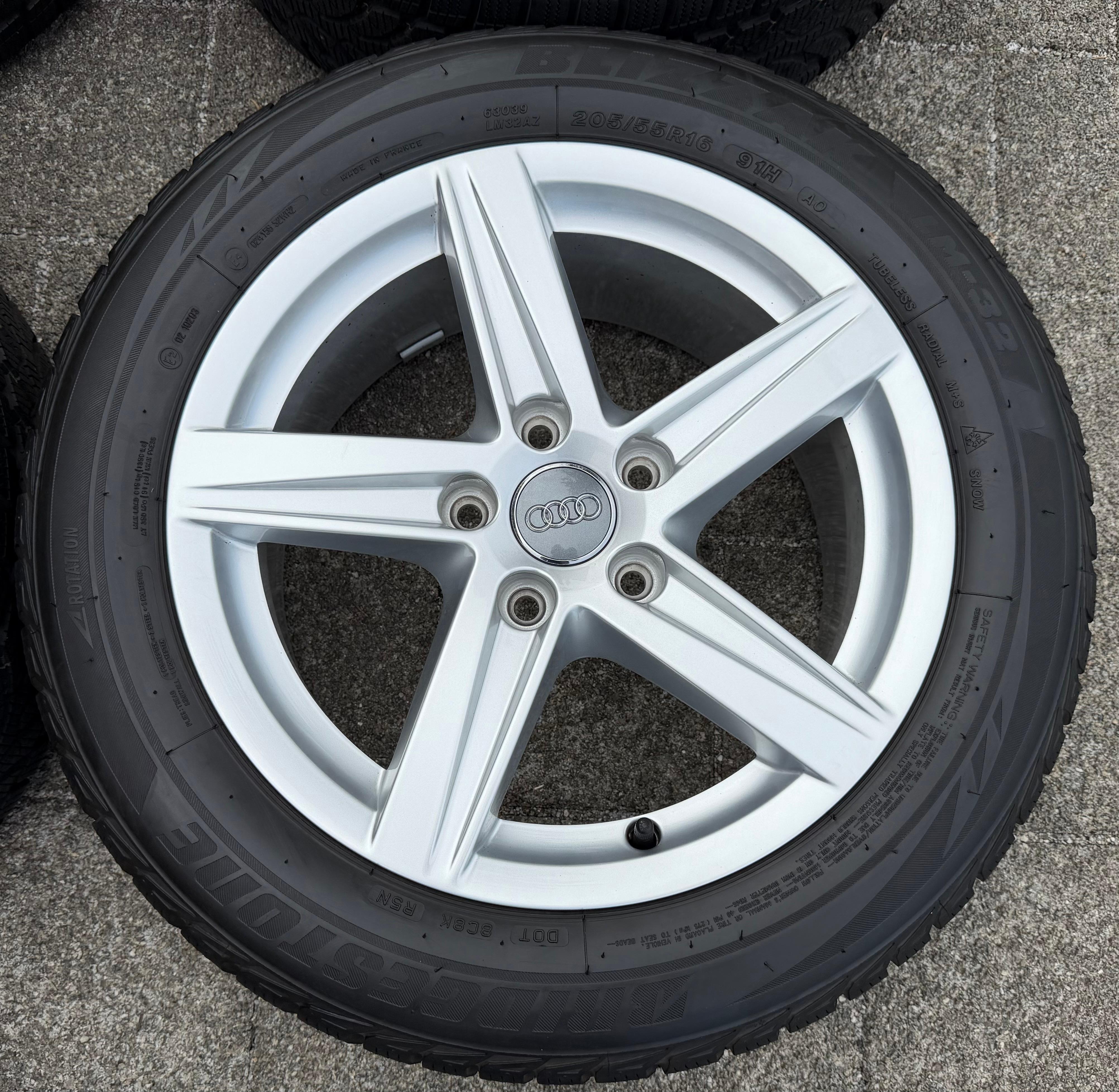 4 Original 16" Alu Winterräder Audi A3 8V 8V0601025CR 205/55R16 91H Bridgestone