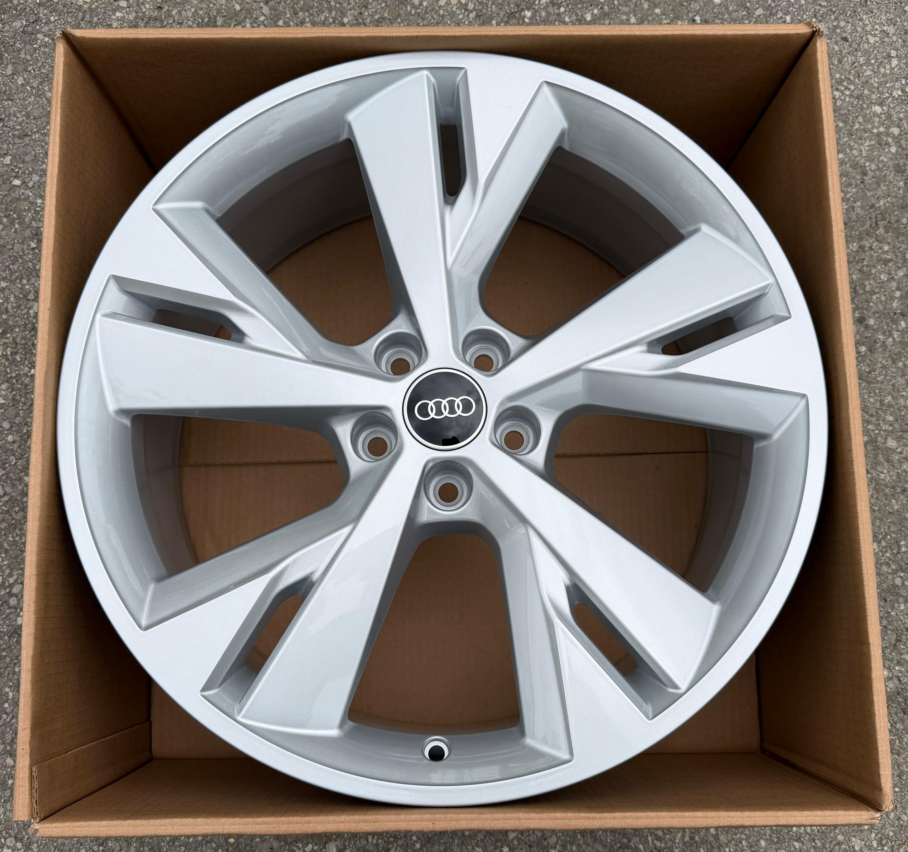 1 cerchio in lega originale da 20" per Audi Q4 e-tron, codice 89A601025D, 8x20 ET45, nuovo
