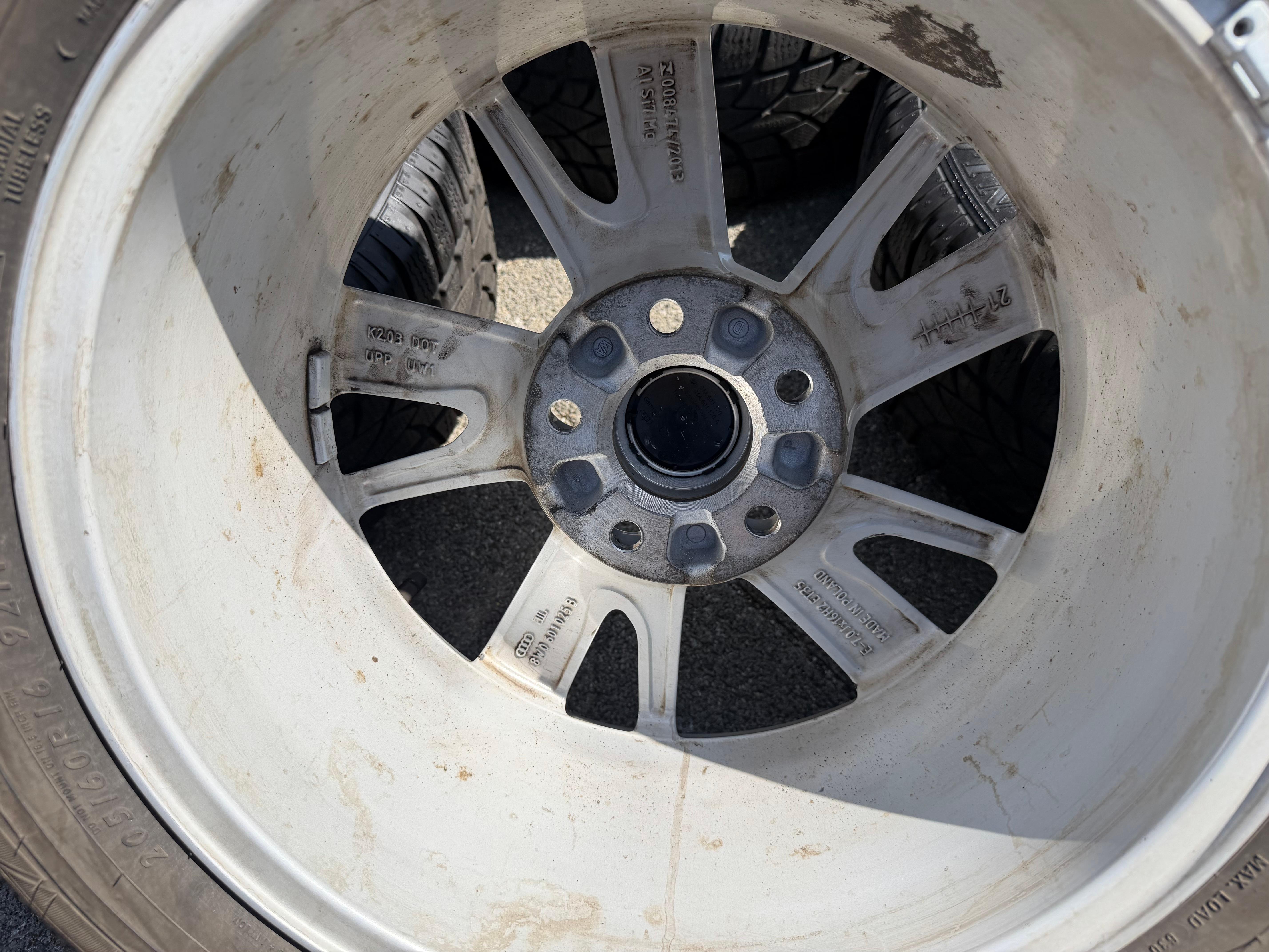 4 ruedas de aleación originales de invierno Audi A4 8W B9 8W0601025A 205/60R16 92H Dunlop