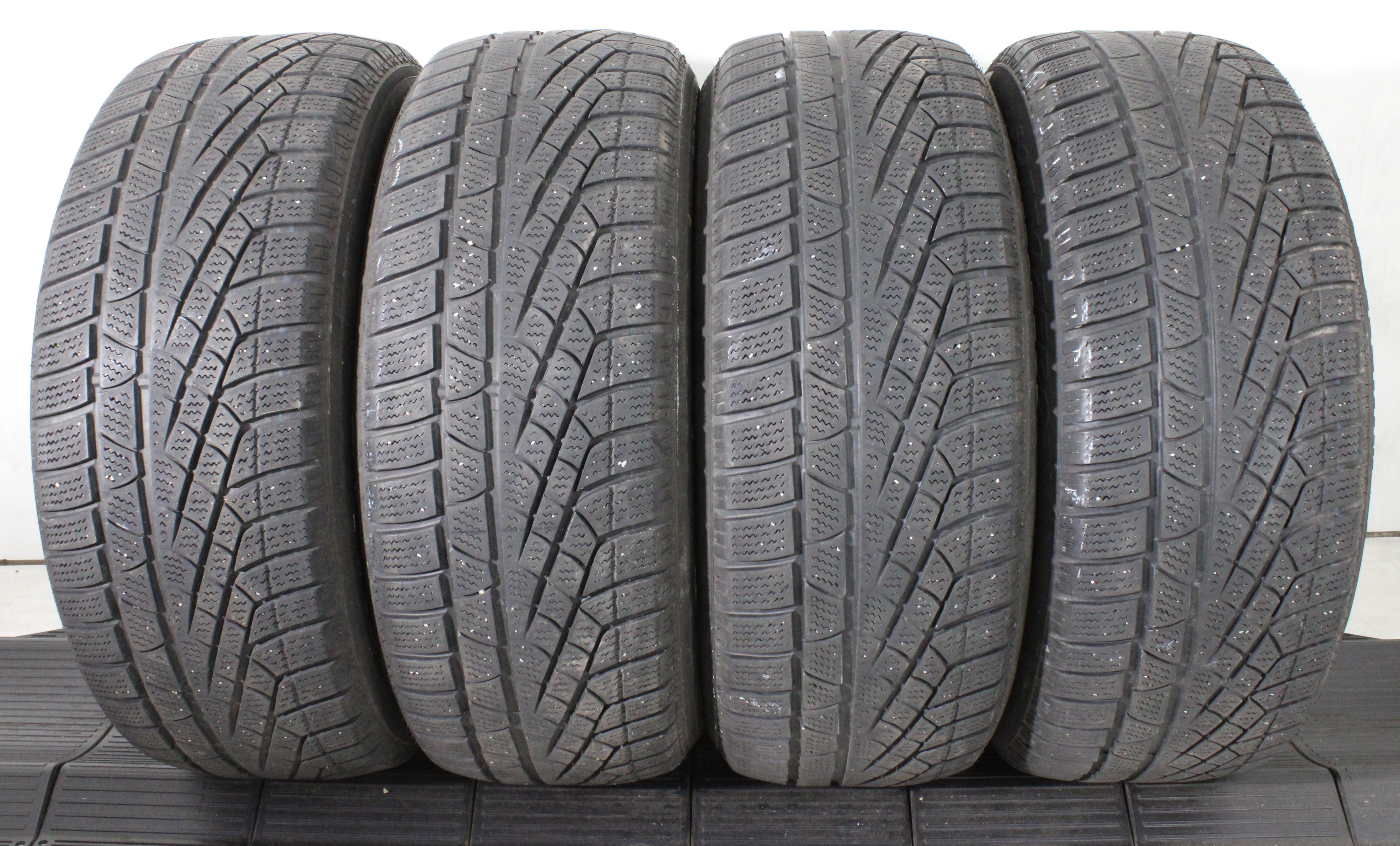 4 x 235/55R17 99V Winterreifen Pirelli Sottozero Winter 240 MO in der Mitte 4-4,5mm und auf den Schultern 5-5,5mm. 2017