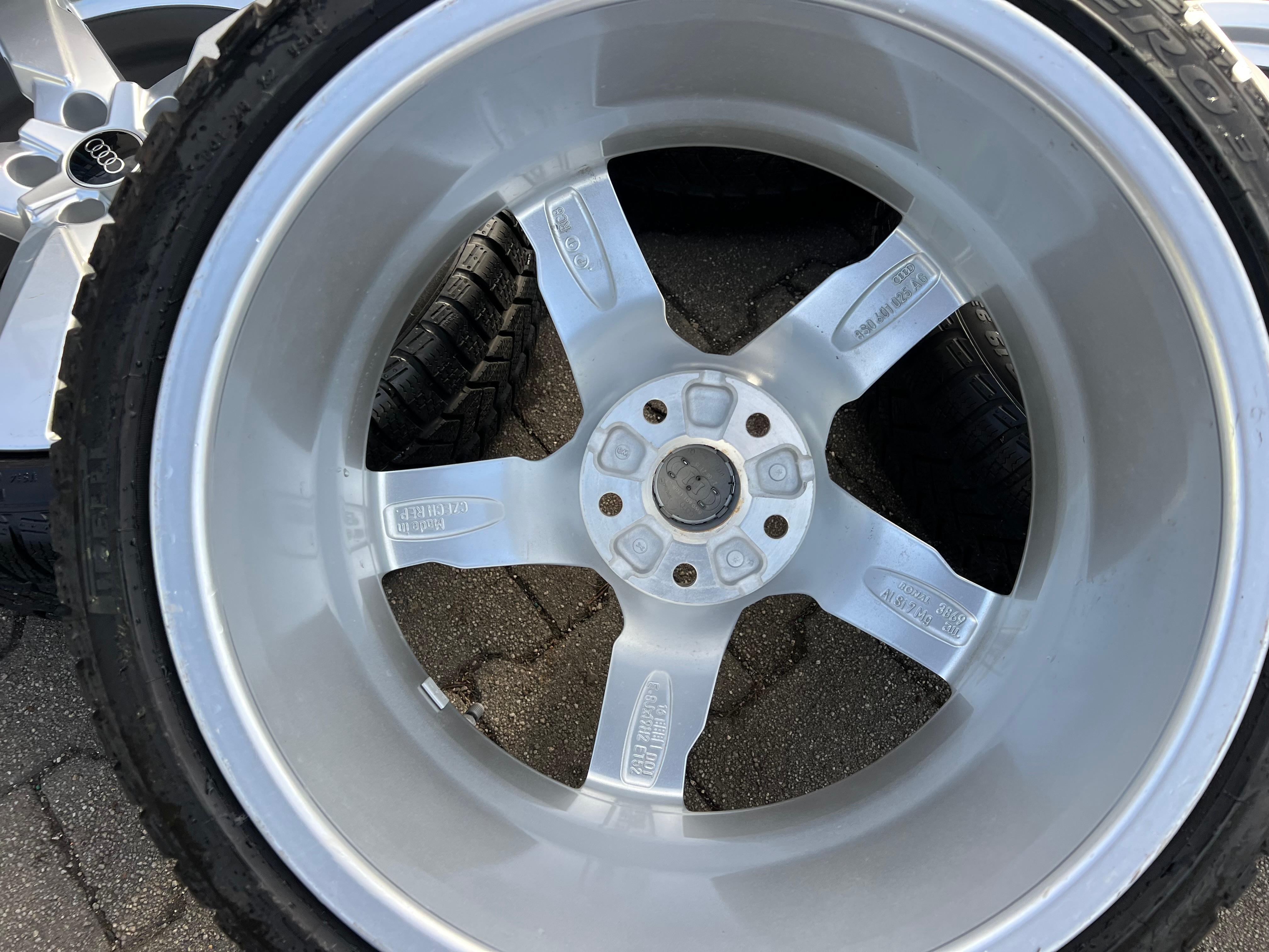 4 ORIGINAL 19" ALU WINTERRÄDER AUDI TT TTS 8S 8S0601025AG 225/40R19 93V PIRELLI