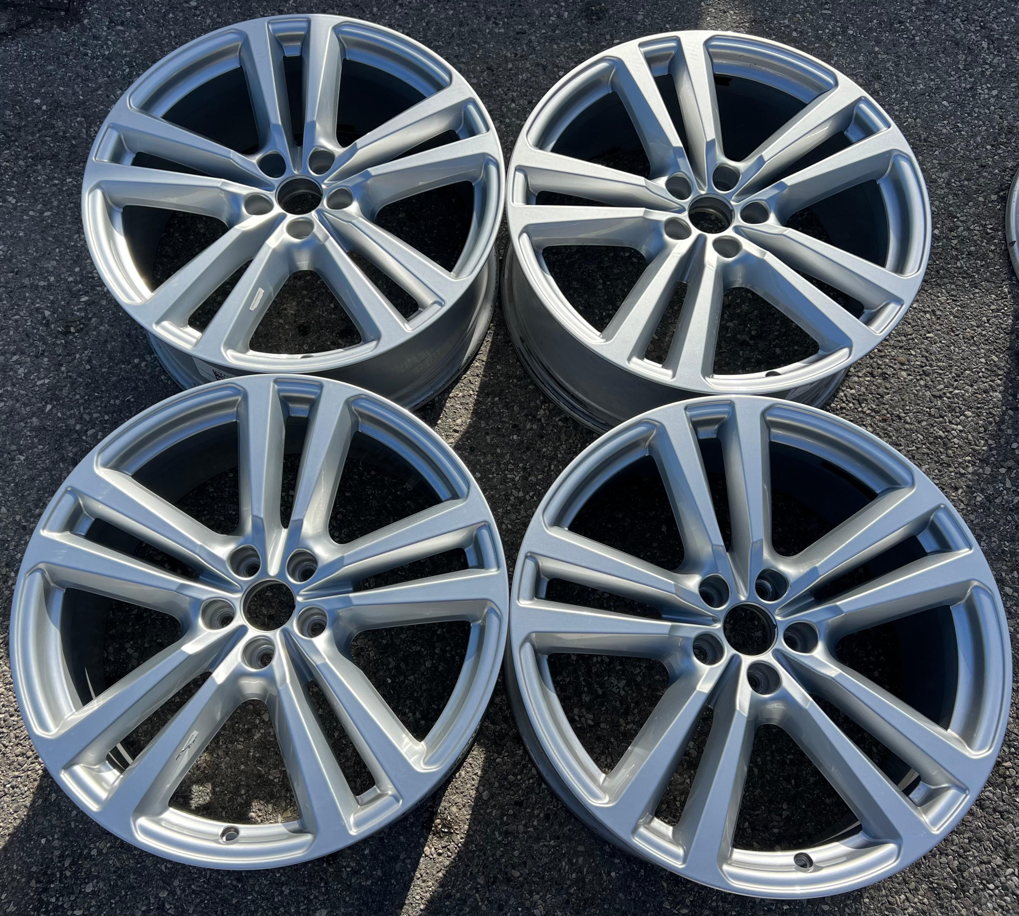4 RUOTE ORIGINALI IN ALLUMINIO 20" AUDI Q7 4M 8x20 ET28 4M0601025G FREIHAUS