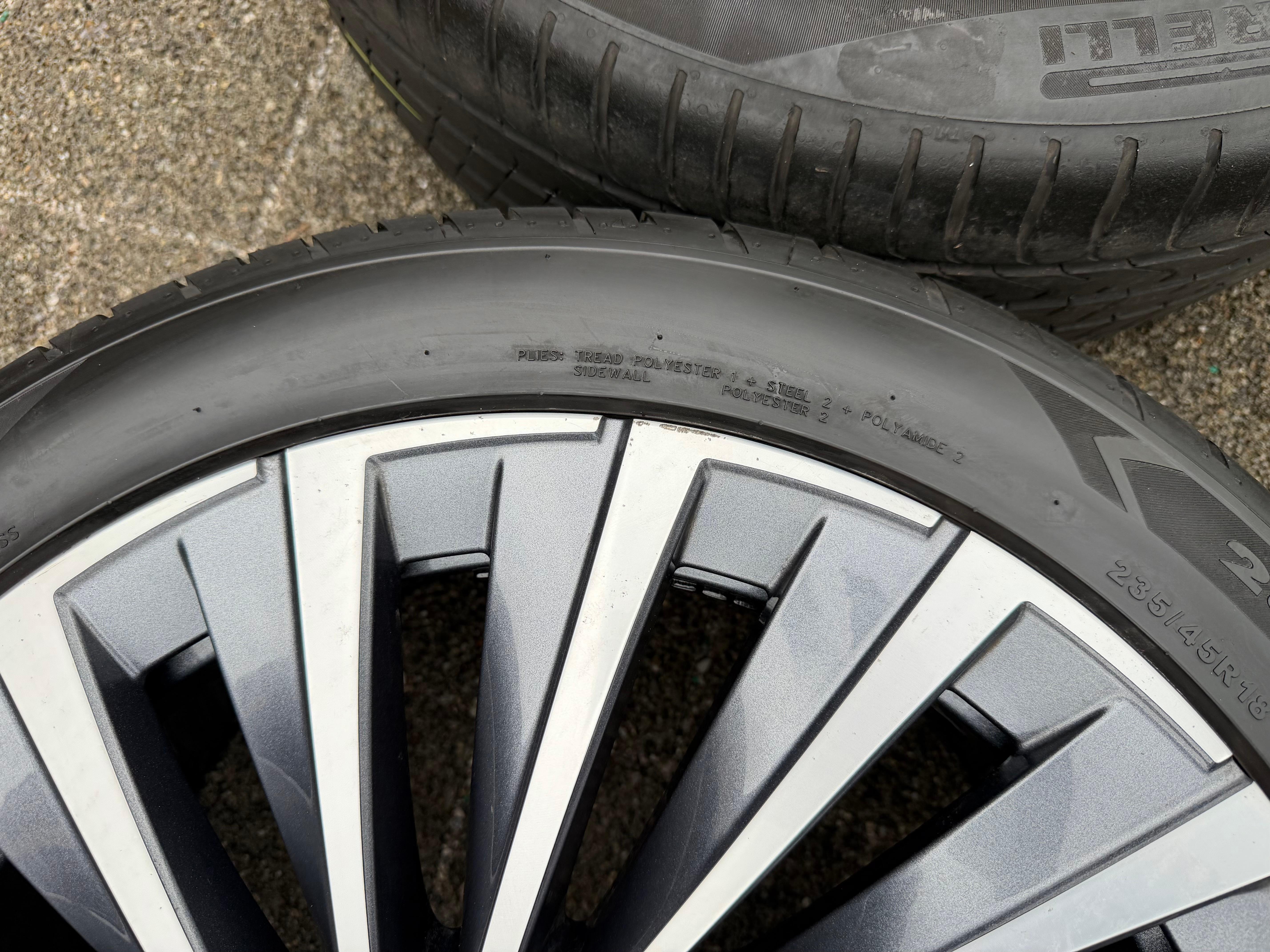 4 ruote estive originali in lega da 18" per Skoda Superb IV 4 B9 3P0601025F 235/45R18 94W