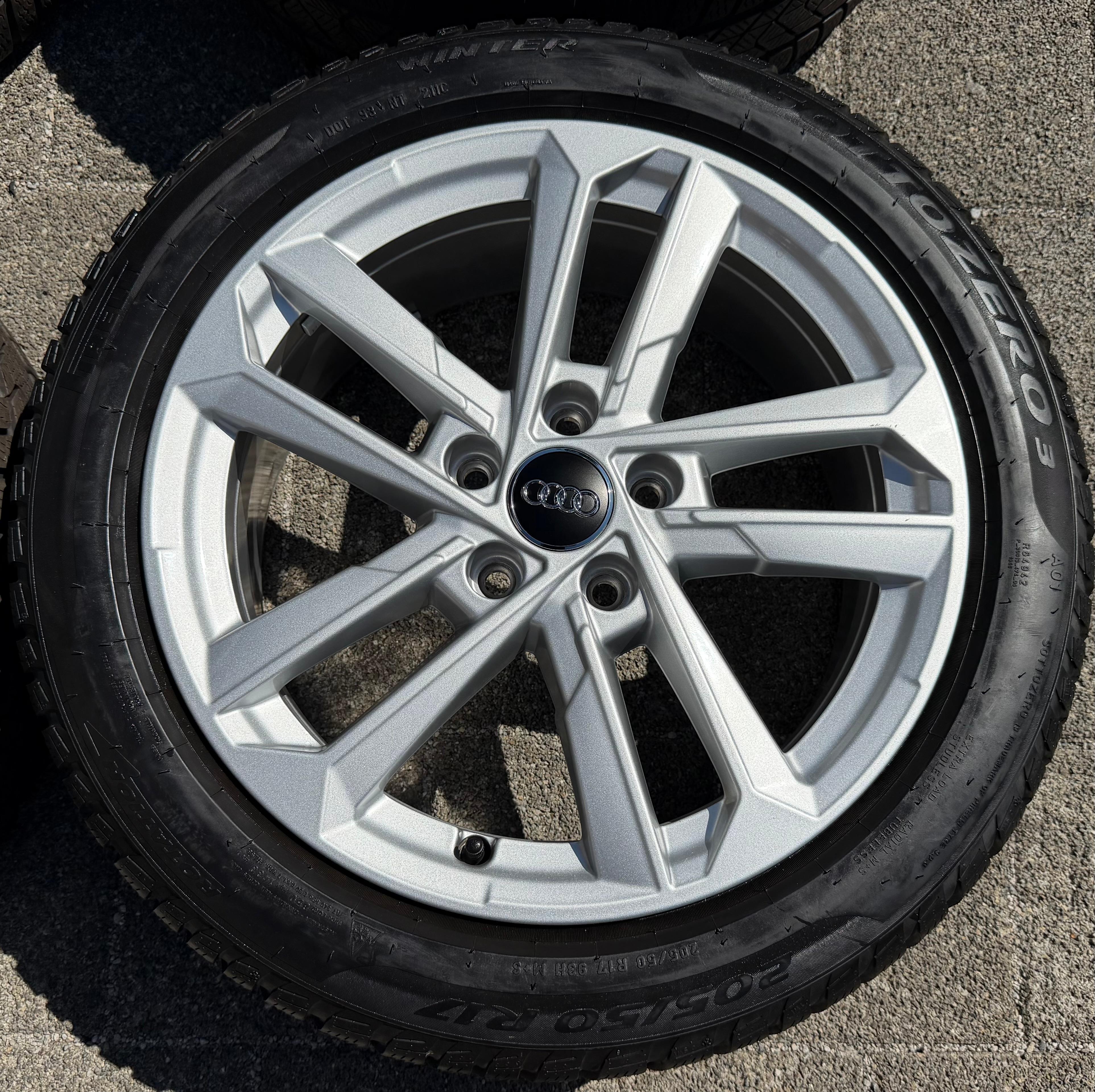 4 Original 17" Alu Winterräder Audi A3 S3 8V 8Y0601025L 205/50R17 93H Pirelli
