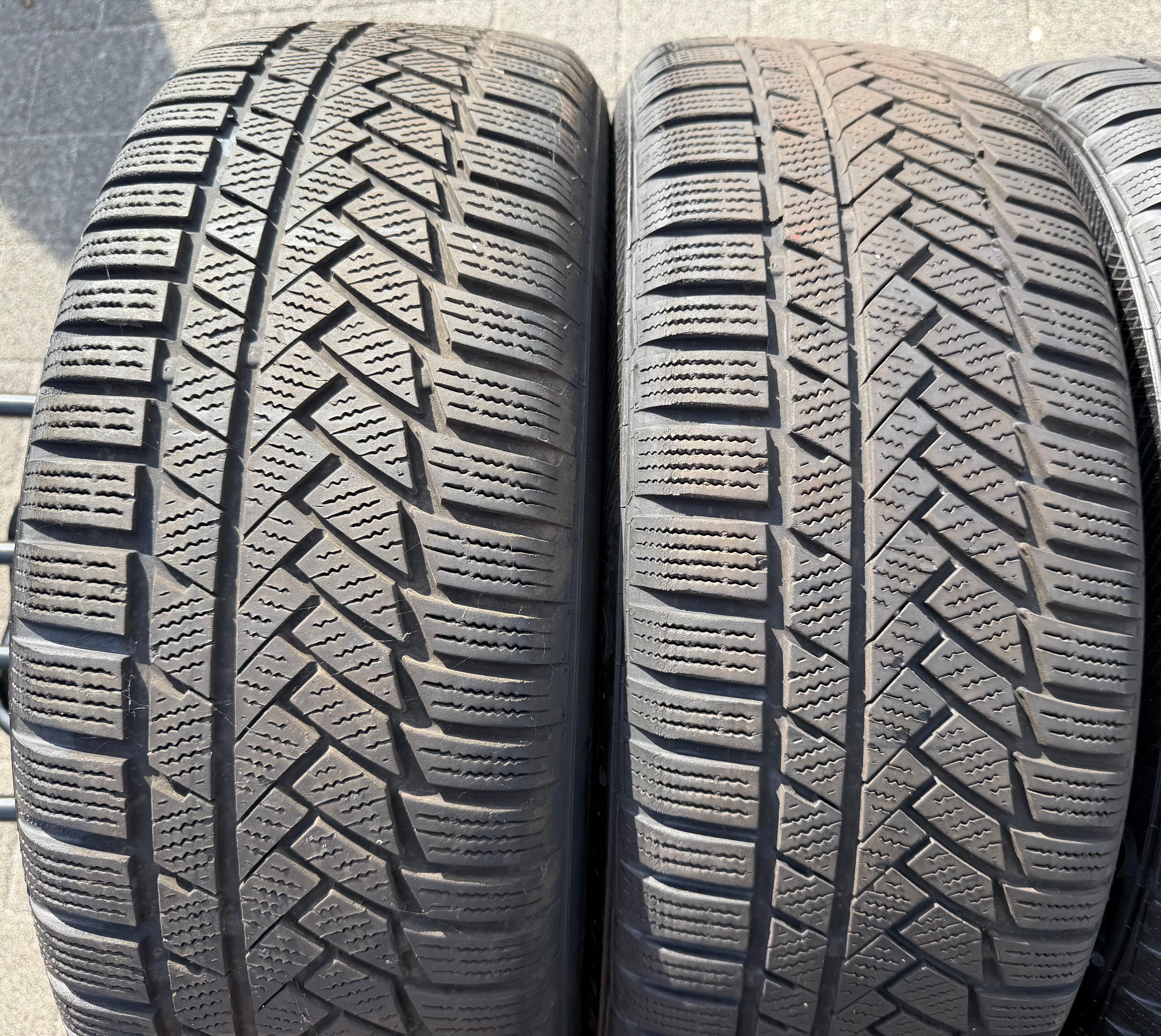 4 Original 19" Alu Winterräder Audi Q3 F3B 83A 83A601025N 235/50R19 99V Continental