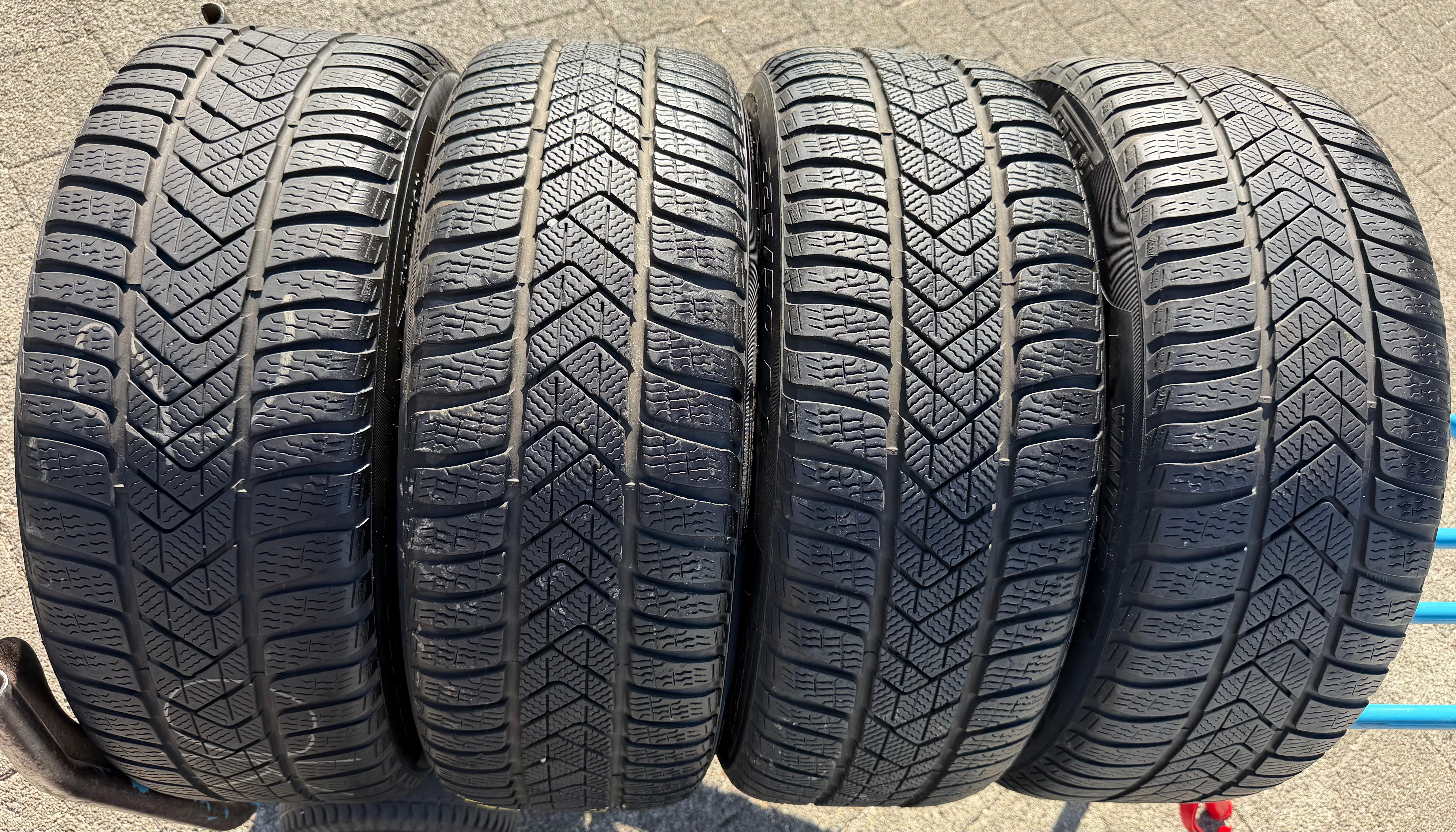 4 Original 17" Alu Winterräder Mercedes C-Klasse W206 A2064014400 2024 Pirelli