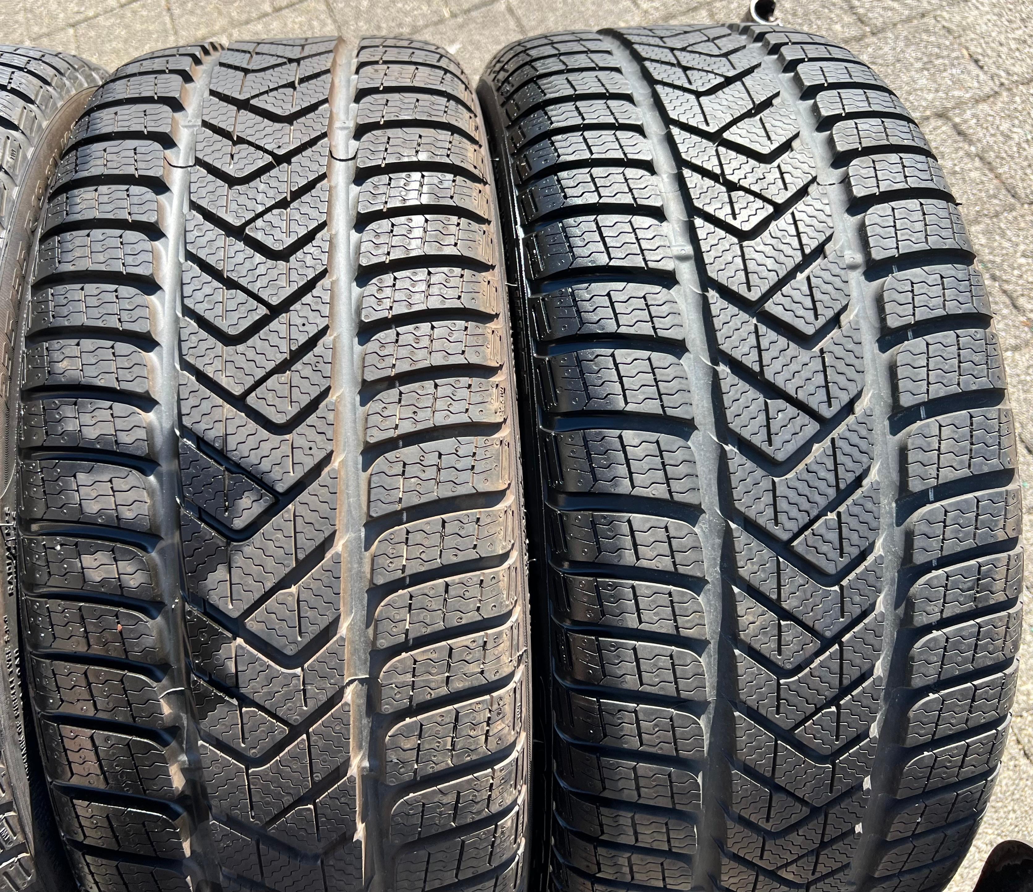4 RUOTE IN LEGA ORIGINALI DA 19" PER INVERNO AUDI RS3 8Y 8Y0601025BT 235/35R19 91V PIRELLI RDKS