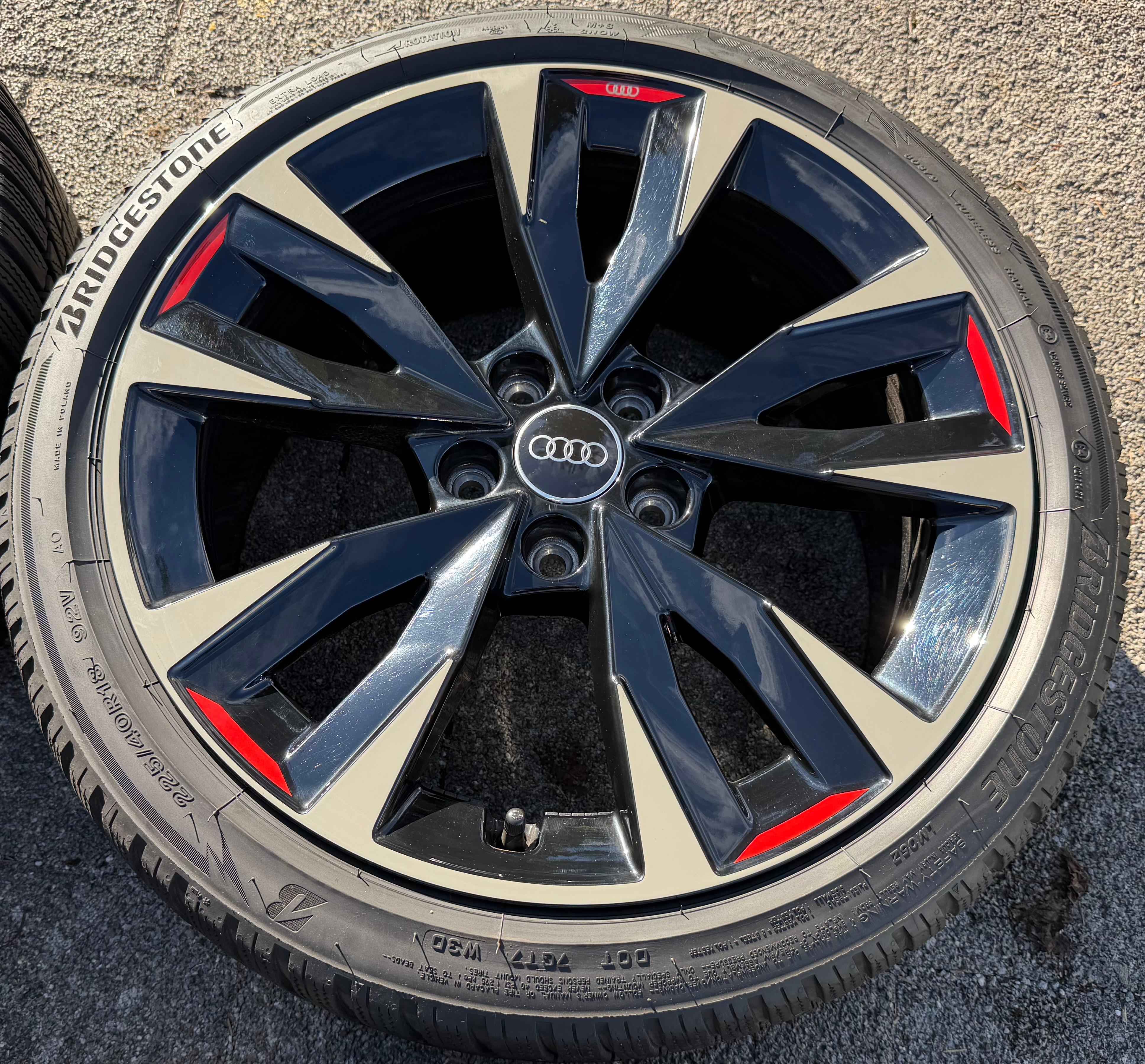 4 Original 18" Alufelgen Audi A3 S3 8Y 8Y0071498 8x18 ET46