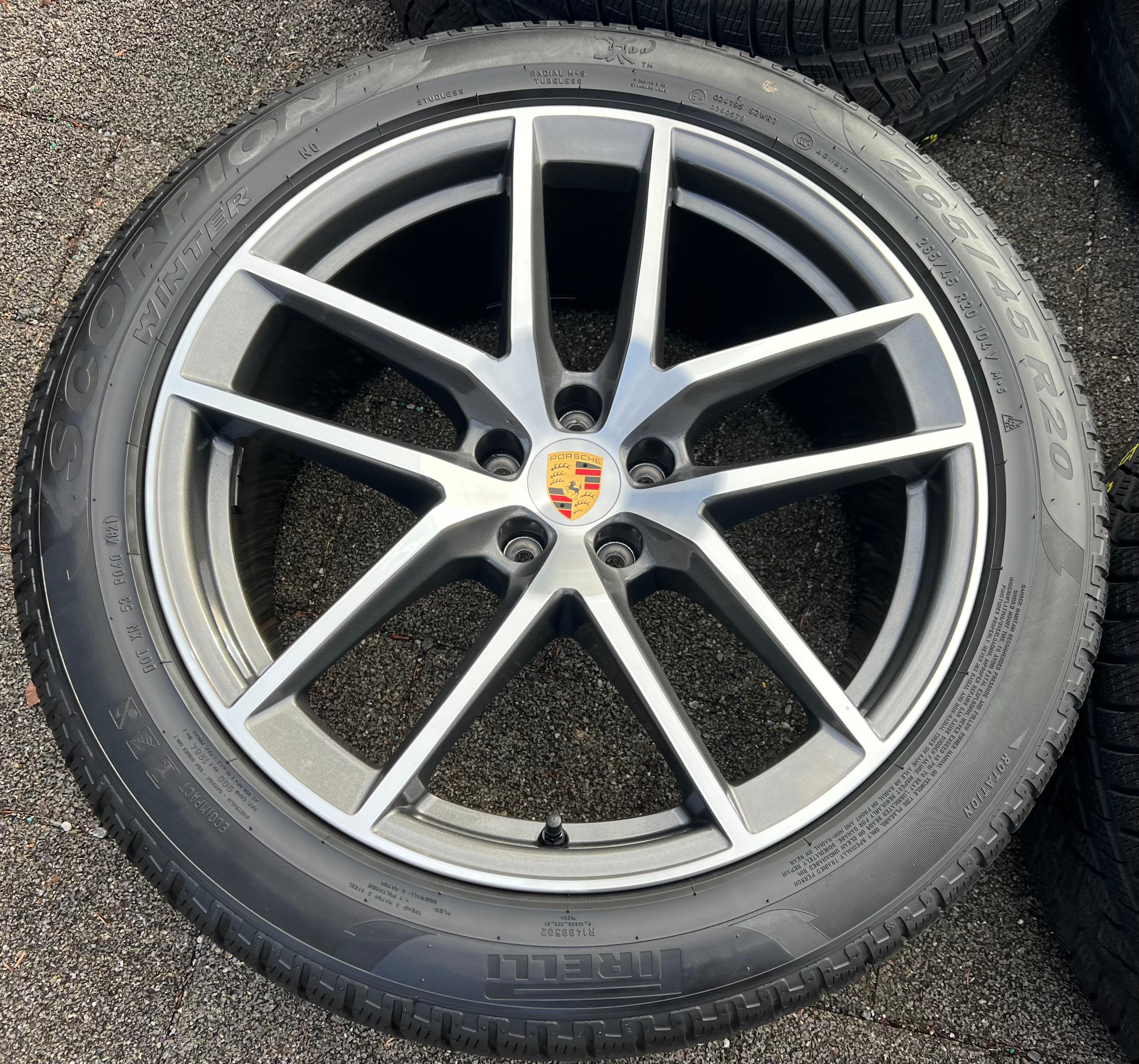 4 ORIGINELE 20" LICHTMETALEN WINTERWIELEN PORSCHE MACAN 265/45R20 104V 295/40R20 106V BANDENDRUKCONTROLESYSTEEM