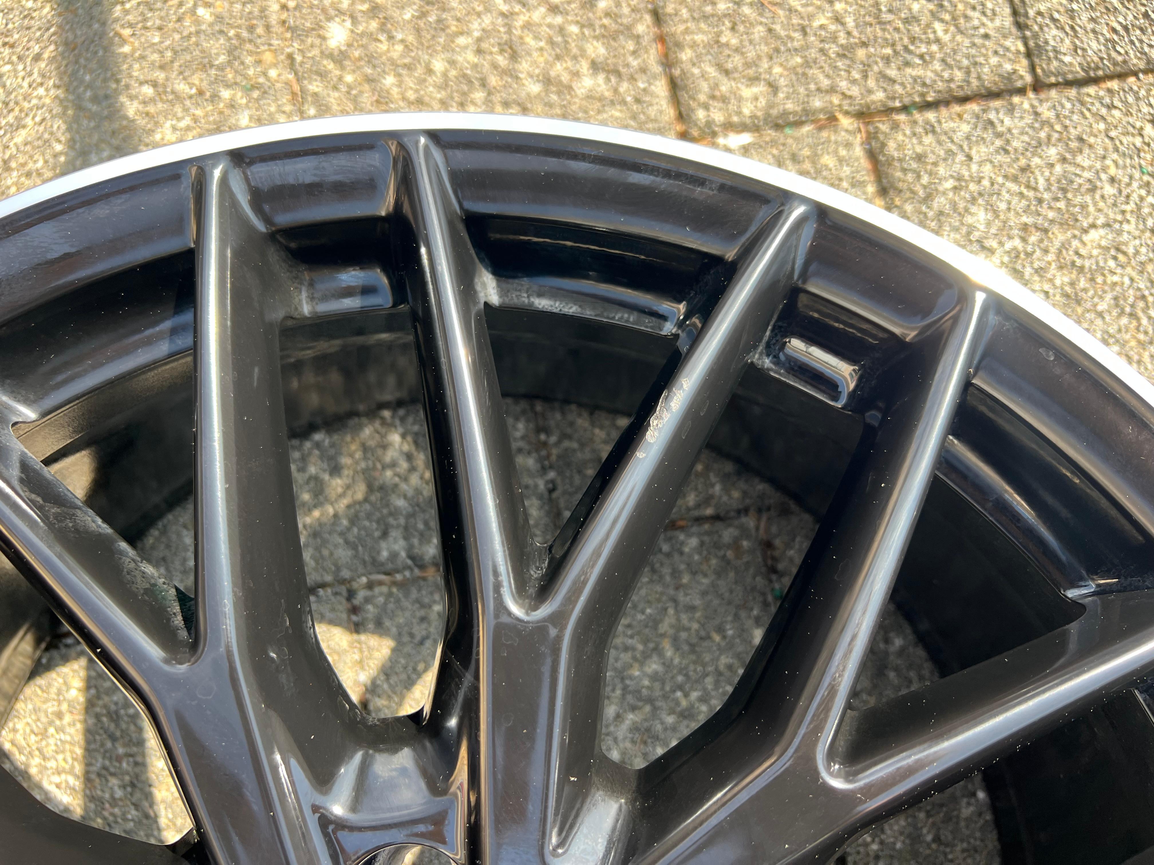 1 X LLANTA DE ALEACIÓN ORIGINAL DE 19" PARA AUDI Q2 GA GAB 81A601025AB 8x19 ET45 ENVÍO GRATUITO